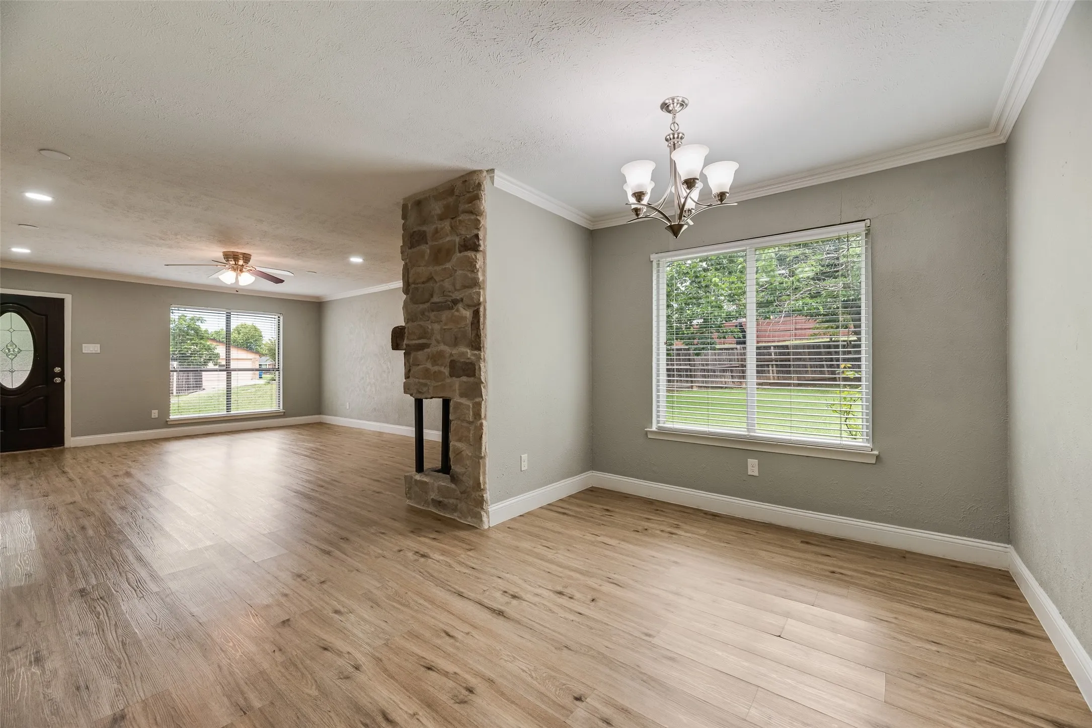 Single Family Residence For Rent in Denton County , 1732 Delaford Court, Carrollton, Texas 75007, 3 Bedroom, 2 Bathroom, 2 Garage spaces, 1,554 Sqft, built in 1983, mls#21300957, Real Estate Agent in Carrollton, Homes For Rent in Denton county, Homes For Rent in Carrollton, Realtor in Carrollton Texas, Real Estate Brokerage Independent Realty Texas, Luminita Cordes Realtor
