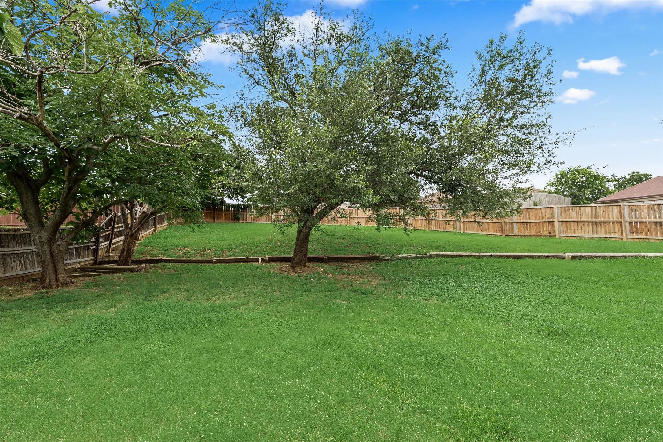 Single Family Residence For Rent in Denton County , 1732 Delaford Court, Carrollton, Texas 75007, 3 Bedroom, 2 Bathroom, 2 Garage spaces, 1,554 Sqft, built in 1983, mls#21300957, Real Estate Agent in Carrollton, Homes For Rent in Denton county, Homes For Rent in Carrollton, Realtor in Carrollton Texas, Real Estate Brokerage Independent Realty Texas, Luminita Cordes Realtor