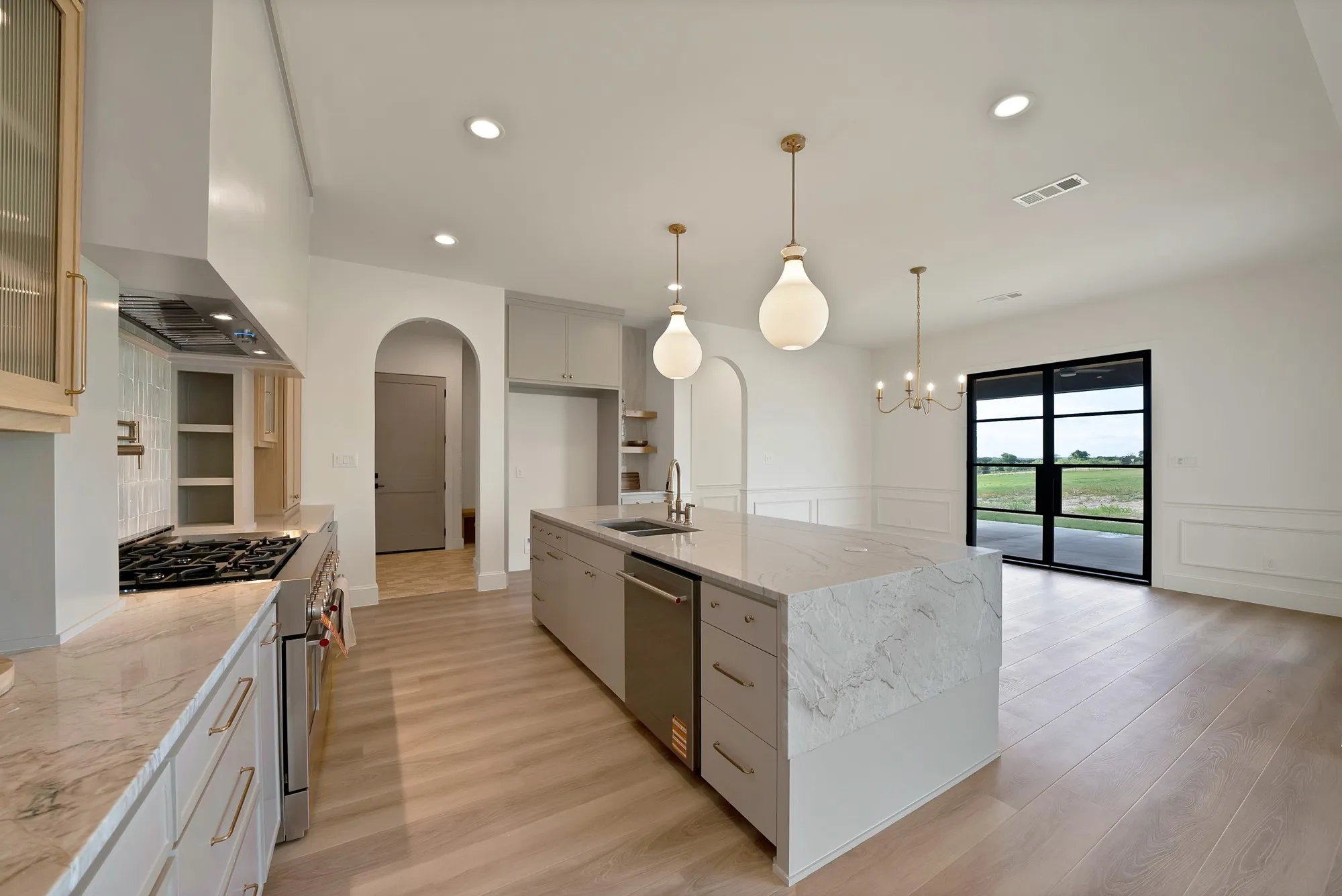 Single Family Residence For Sale in Parker County , 205 Wren View, Weatherford, Texas 76087, 5 Bedroom, 5 Bathroom, 3 Garage spaces, 3,717 Sqft, built in 2026, mls#21300306, Real Estate Agent in Weatherford, Homes For Sale in Parker county, Homes For Sale in Weatherford, Realtor in Weatherford Texas, Real Estate Brokerage Independent Realty Texas, Luminita Cordes Realtor