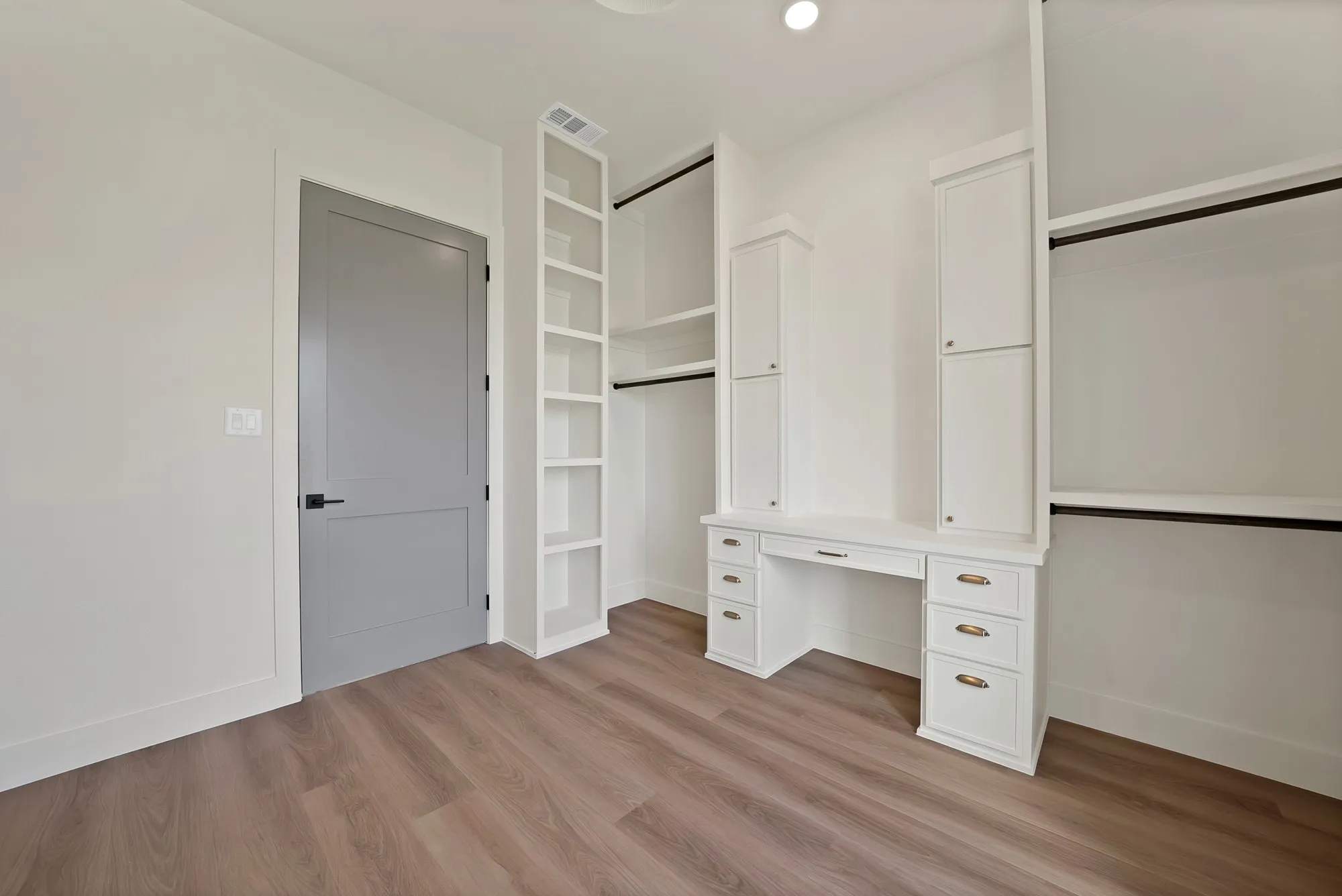 Single Family Residence For Sale in Parker County , 205 Wren View, Weatherford, Texas 76087, 5 Bedroom, 5 Bathroom, 3 Garage spaces, 3,717 Sqft, built in 2026, mls#21300306, Real Estate Agent in Weatherford, Homes For Sale in Parker county, Homes For Sale in Weatherford, Realtor in Weatherford Texas, Real Estate Brokerage Independent Realty Texas, Luminita Cordes Realtor