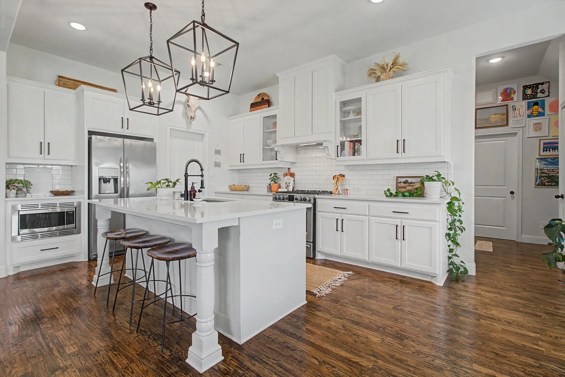 Single Family Residence For Sale in Denton County , 1401 Oliver Creek Lane, Justin, Texas 76247, 4 Bedroom, 3 Bathroom, 3 Garage spaces, 2,799 Sqft, built in 2019, mls#21300955, Real Estate Agent in Justin, Homes For Sale in Denton county, Homes For Sale in Justin, Realtor in Justin Texas, Real Estate Brokerage Independent Realty Texas, Luminita Cordes Realtor