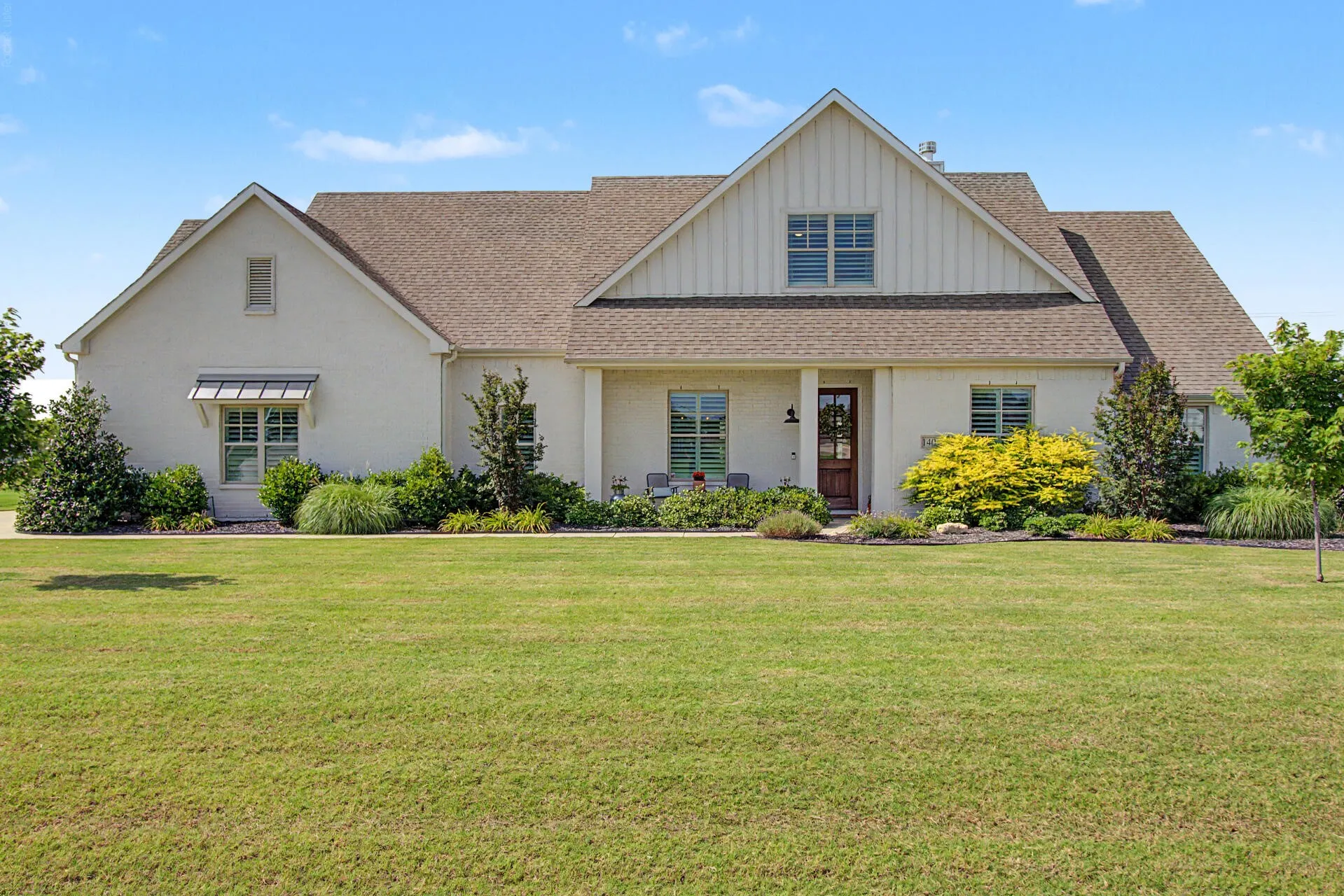 Single Family Residence For Sale in Denton County , 1401 Oliver Creek Lane, Justin, Texas 76247, 4 Bedroom, 3 Bathroom, 3 Garage spaces, 2,799 Sqft, built in 2019, mls#21300955, Real Estate Agent in Justin, Homes For Sale in Denton county, Homes For Sale in Justin, Realtor in Justin Texas, Real Estate Brokerage Independent Realty Texas, Luminita Cordes Realtor