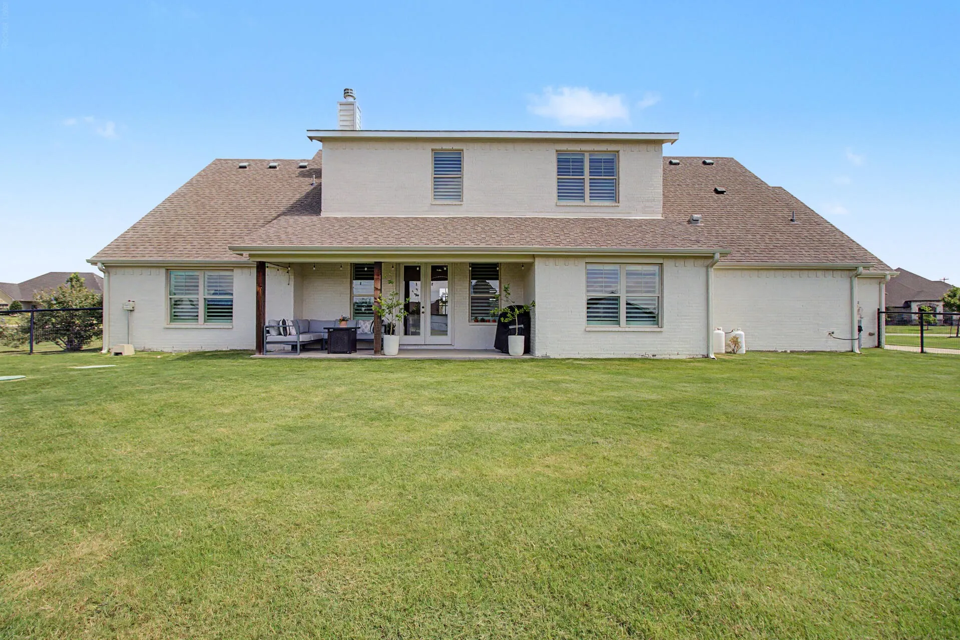 Single Family Residence For Sale in Denton County , 1401 Oliver Creek Lane, Justin, Texas 76247, 4 Bedroom, 3 Bathroom, 3 Garage spaces, 2,799 Sqft, built in 2019, mls#21300955, Real Estate Agent in Justin, Homes For Sale in Denton county, Homes For Sale in Justin, Realtor in Justin Texas, Real Estate Brokerage Independent Realty Texas, Luminita Cordes Realtor
