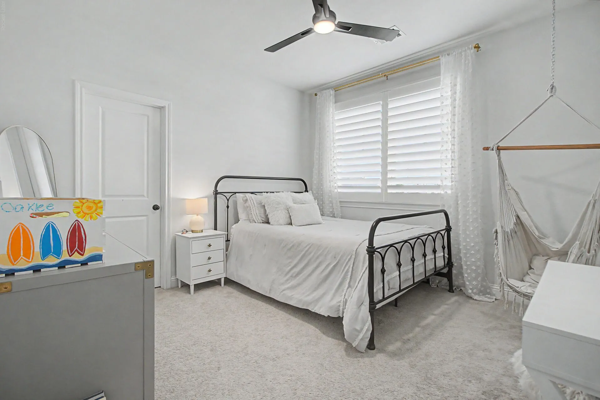 Single Family Residence For Sale in Denton County , 1401 Oliver Creek Lane, Justin, Texas 76247, 4 Bedroom, 3 Bathroom, 3 Garage spaces, 2,799 Sqft, built in 2019, mls#21300955, Real Estate Agent in Justin, Homes For Sale in Denton county, Homes For Sale in Justin, Realtor in Justin Texas, Real Estate Brokerage Independent Realty Texas, Luminita Cordes Realtor