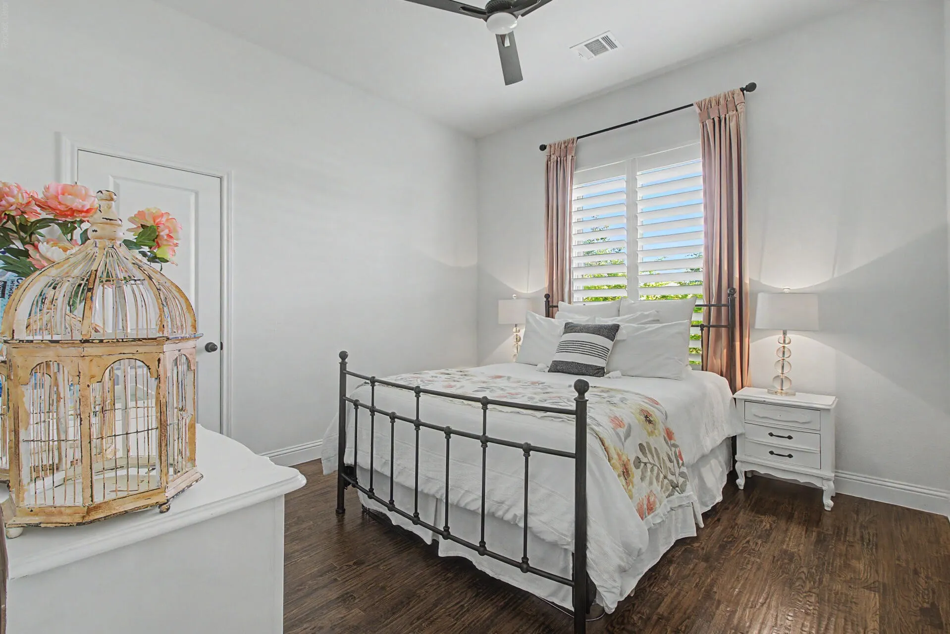Single Family Residence For Sale in Denton County , 1401 Oliver Creek Lane, Justin, Texas 76247, 4 Bedroom, 3 Bathroom, 3 Garage spaces, 2,799 Sqft, built in 2019, mls#21300955, Real Estate Agent in Justin, Homes For Sale in Denton county, Homes For Sale in Justin, Realtor in Justin Texas, Real Estate Brokerage Independent Realty Texas, Luminita Cordes Realtor