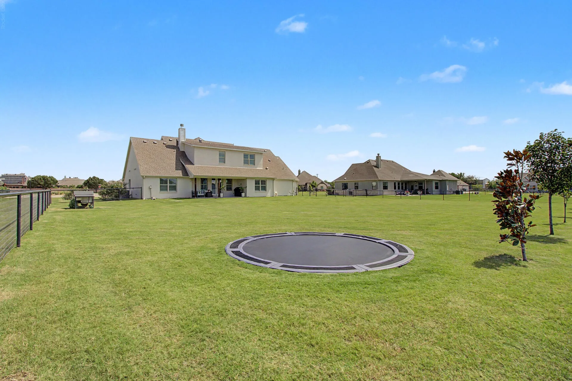 Single Family Residence For Sale in Denton County , 1401 Oliver Creek Lane, Justin, Texas 76247, 4 Bedroom, 3 Bathroom, 3 Garage spaces, 2,799 Sqft, built in 2019, mls#21300955, Real Estate Agent in Justin, Homes For Sale in Denton county, Homes For Sale in Justin, Realtor in Justin Texas, Real Estate Brokerage Independent Realty Texas, Luminita Cordes Realtor