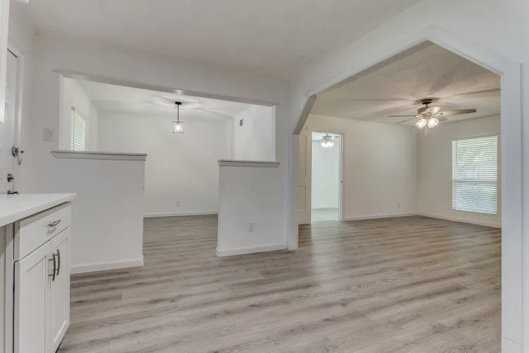 Single Family Residence For Sale in Dallas County , 944 Old Orchard Road, Garland, Texas 75041, 4 Bedrooms, 2 Bathrooms, Garage spaces, 1,526 Sqft, built in 1954, Price $272,900, mls#21300217, Real Estate Agent in Garland, Homes For Sale in Dallas county, Homes For Sale in Garland, Realtor in Garland Texas, Real Estate Brokerage Independent Realty Texas, Luminita Cordes Realtor