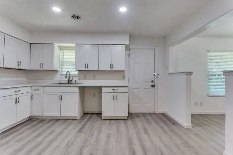 Single Family Residence For Sale in Dallas County , 944 Old Orchard Road, Garland, Texas 75041, 4 Bedrooms, 2 Bathrooms, Garage spaces, 1,526 Sqft, built in 1954, Price $272,900, mls#21300217, Real Estate Agent in Garland, Homes For Sale in Dallas county, Homes For Sale in Garland, Realtor in Garland Texas, Real Estate Brokerage Independent Realty Texas, Luminita Cordes Realtor