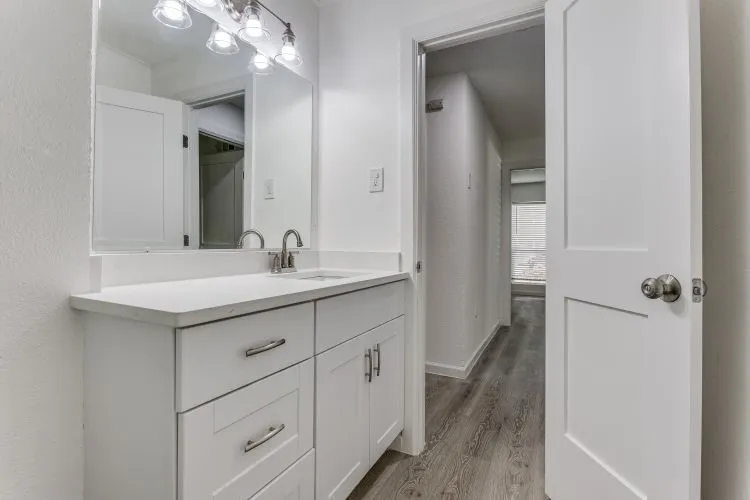 Single Family Residence For Sale in Dallas County , 944 Old Orchard Road, Garland, Texas 75041, 4 Bedrooms, 2 Bathrooms, Garage spaces, 1,526 Sqft, built in 1954, Price $272,900, mls#21300217, Real Estate Agent in Garland, Homes For Sale in Dallas county, Homes For Sale in Garland, Realtor in Garland Texas, Real Estate Brokerage Independent Realty Texas, Luminita Cordes Realtor