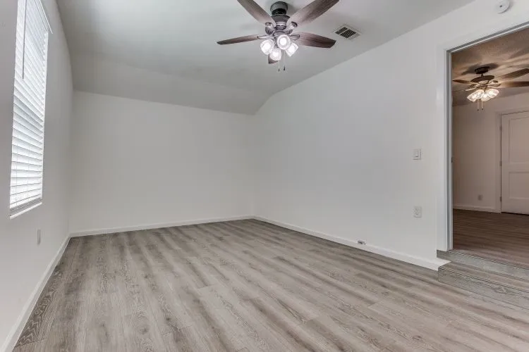 Single Family Residence For Sale in Dallas County , 944 Old Orchard Road, Garland, Texas 75041, 4 Bedrooms, 2 Bathrooms, Garage spaces, 1,526 Sqft, built in 1954, Price $272,900, mls#21300217, Real Estate Agent in Garland, Homes For Sale in Dallas county, Homes For Sale in Garland, Realtor in Garland Texas, Real Estate Brokerage Independent Realty Texas, Luminita Cordes Realtor
