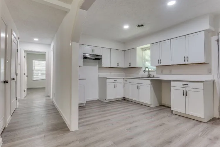 Single Family Residence For Sale in Dallas County , 944 Old Orchard Road, Garland, Texas 75041, 4 Bedrooms, 2 Bathrooms, Garage spaces, 1,526 Sqft, built in 1954, Price $272,900, mls#21300217, Real Estate Agent in Garland, Homes For Sale in Dallas county, Homes For Sale in Garland, Realtor in Garland Texas, Real Estate Brokerage Independent Realty Texas, Luminita Cordes Realtor