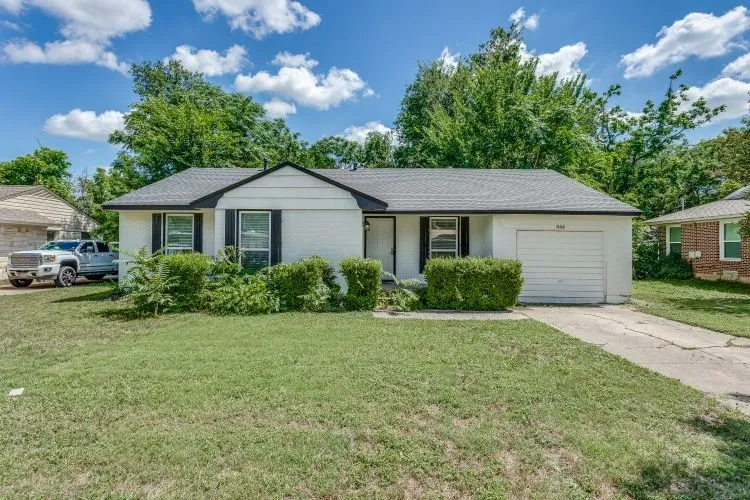 Single Family Residence For Sale in Dallas County , 944 Old Orchard Road, Garland, Texas 75041, 4 Bedrooms, 2 Bathrooms, Garage spaces, 1,526 Sqft, built in 1954, Price $272,900, mls#21300217, Real Estate Agent in Garland, Homes For Sale in Dallas county, Homes For Sale in Garland, Realtor in Garland Texas, Real Estate Brokerage Independent Realty Texas, Luminita Cordes Realtor