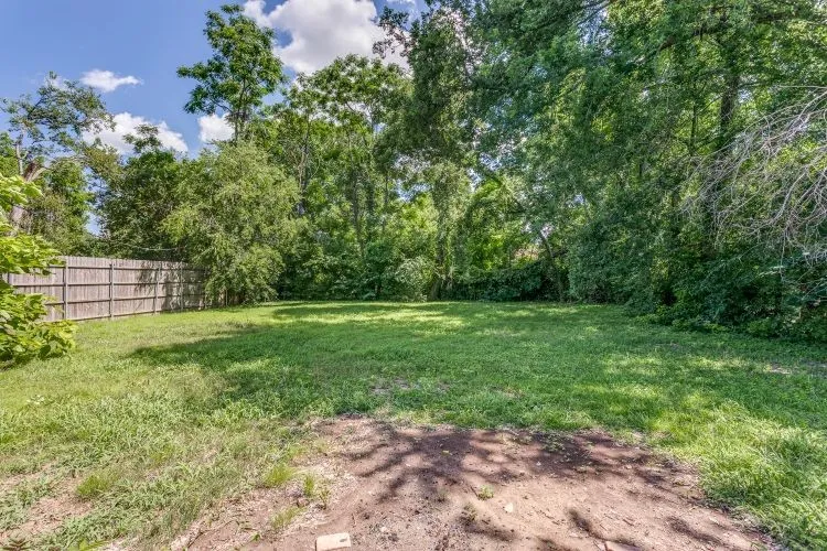 Single Family Residence For Sale in Dallas County , 944 Old Orchard Road, Garland, Texas 75041, 4 Bedrooms, 2 Bathrooms, Garage spaces, 1,526 Sqft, built in 1954, Price $272,900, mls#21300217, Real Estate Agent in Garland, Homes For Sale in Dallas county, Homes For Sale in Garland, Realtor in Garland Texas, Real Estate Brokerage Independent Realty Texas, Luminita Cordes Realtor