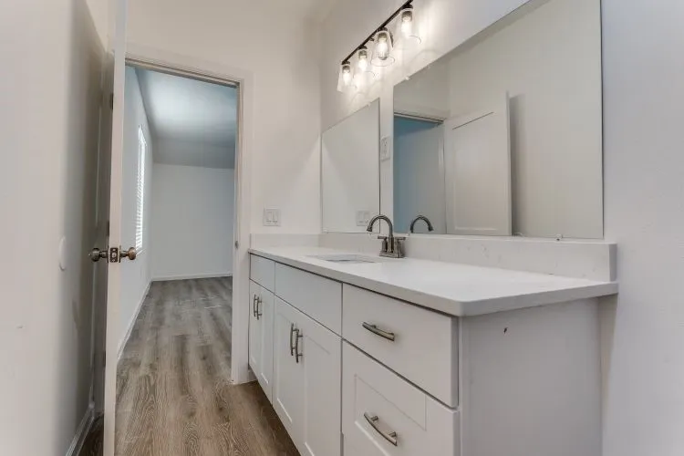 Single Family Residence For Sale in Dallas County , 944 Old Orchard Road, Garland, Texas 75041, 4 Bedrooms, 2 Bathrooms, Garage spaces, 1,526 Sqft, built in 1954, Price $272,900, mls#21300217, Real Estate Agent in Garland, Homes For Sale in Dallas county, Homes For Sale in Garland, Realtor in Garland Texas, Real Estate Brokerage Independent Realty Texas, Luminita Cordes Realtor