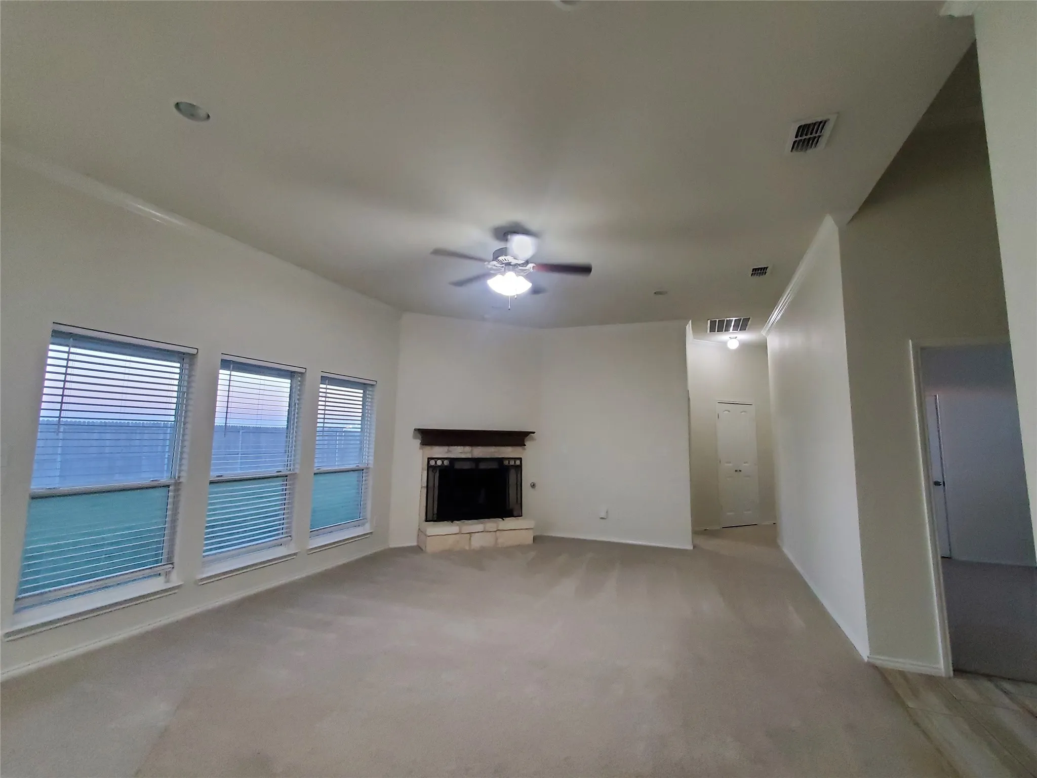 Single Family Residence For Sale in Collin County , 1940 Ridgecrest Drive, Royse City, Texas 75189, 4 Bedroom, 2 Bathroom, 2 Garage spaces, 1,821 Sqft, built in 2018, mls#21300318, Real Estate Agent in Royse City, Homes For Sale in Collin county, Homes For Sale in Royse City, Realtor in Royse City Texas, Real Estate Brokerage Independent Realty Texas, Luminita Cordes Realtor