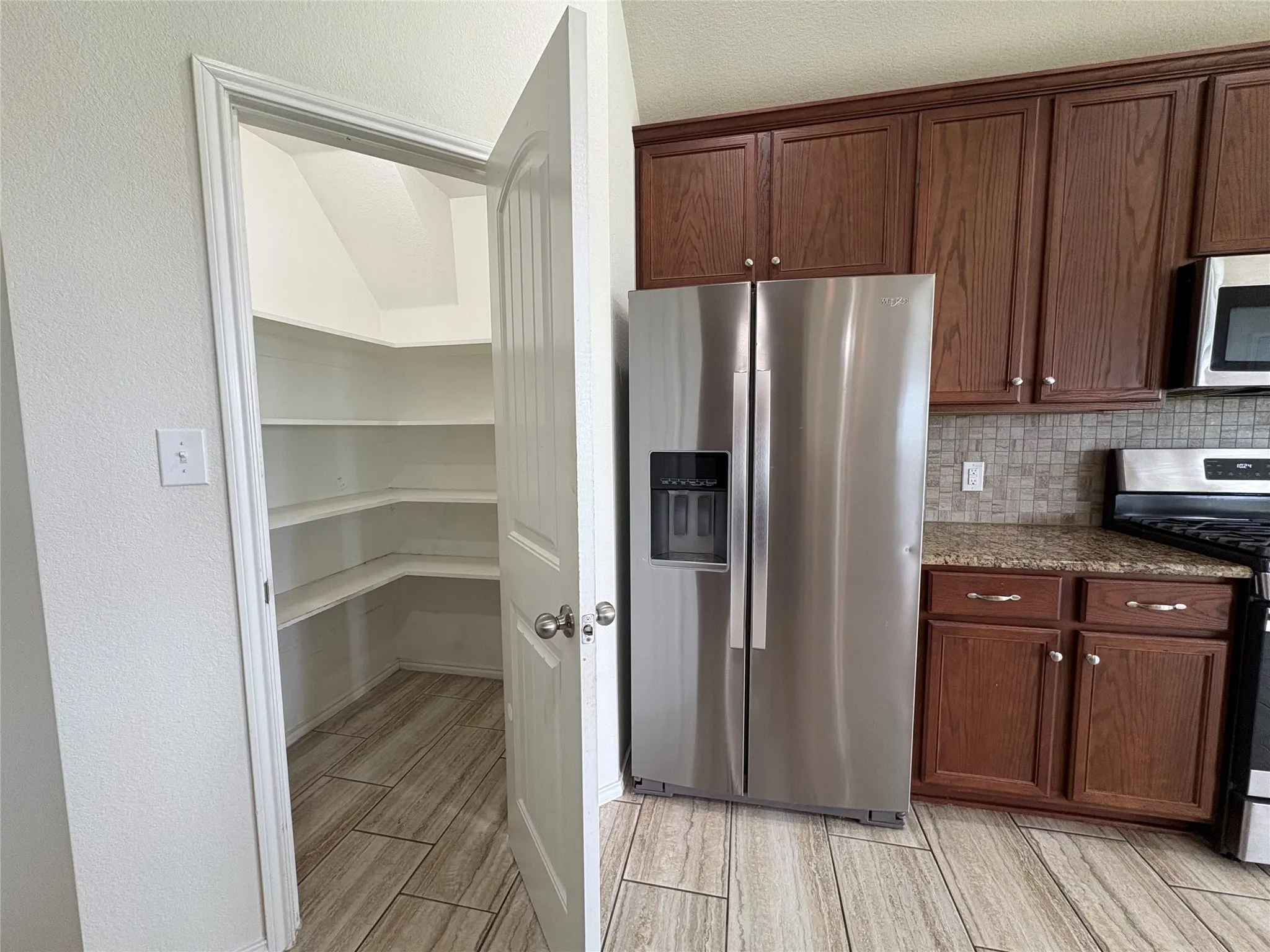 Single Family Residence For Sale in Collin County , 1940 Ridgecrest Drive, Royse City, Texas 75189, 4 Bedroom, 2 Bathroom, 2 Garage spaces, 1,821 Sqft, built in 2018, mls#21300318, Real Estate Agent in Royse City, Homes For Sale in Collin county, Homes For Sale in Royse City, Realtor in Royse City Texas, Real Estate Brokerage Independent Realty Texas, Luminita Cordes Realtor