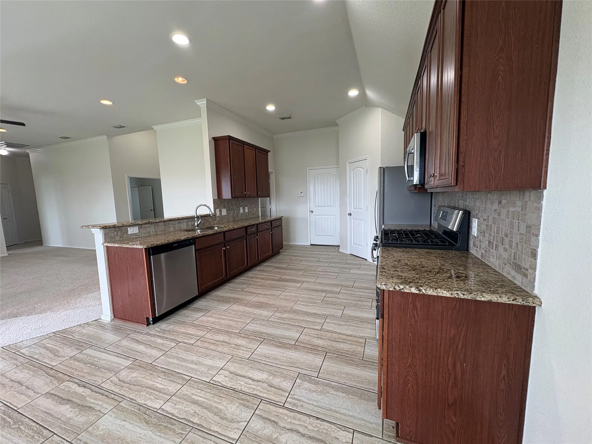 Single Family Residence For Sale in Collin County , 1940 Ridgecrest Drive, Royse City, Texas 75189, 4 Bedroom, 2 Bathroom, 2 Garage spaces, 1,821 Sqft, built in 2018, mls#21300318, Real Estate Agent in Royse City, Homes For Sale in Collin county, Homes For Sale in Royse City, Realtor in Royse City Texas, Real Estate Brokerage Independent Realty Texas, Luminita Cordes Realtor