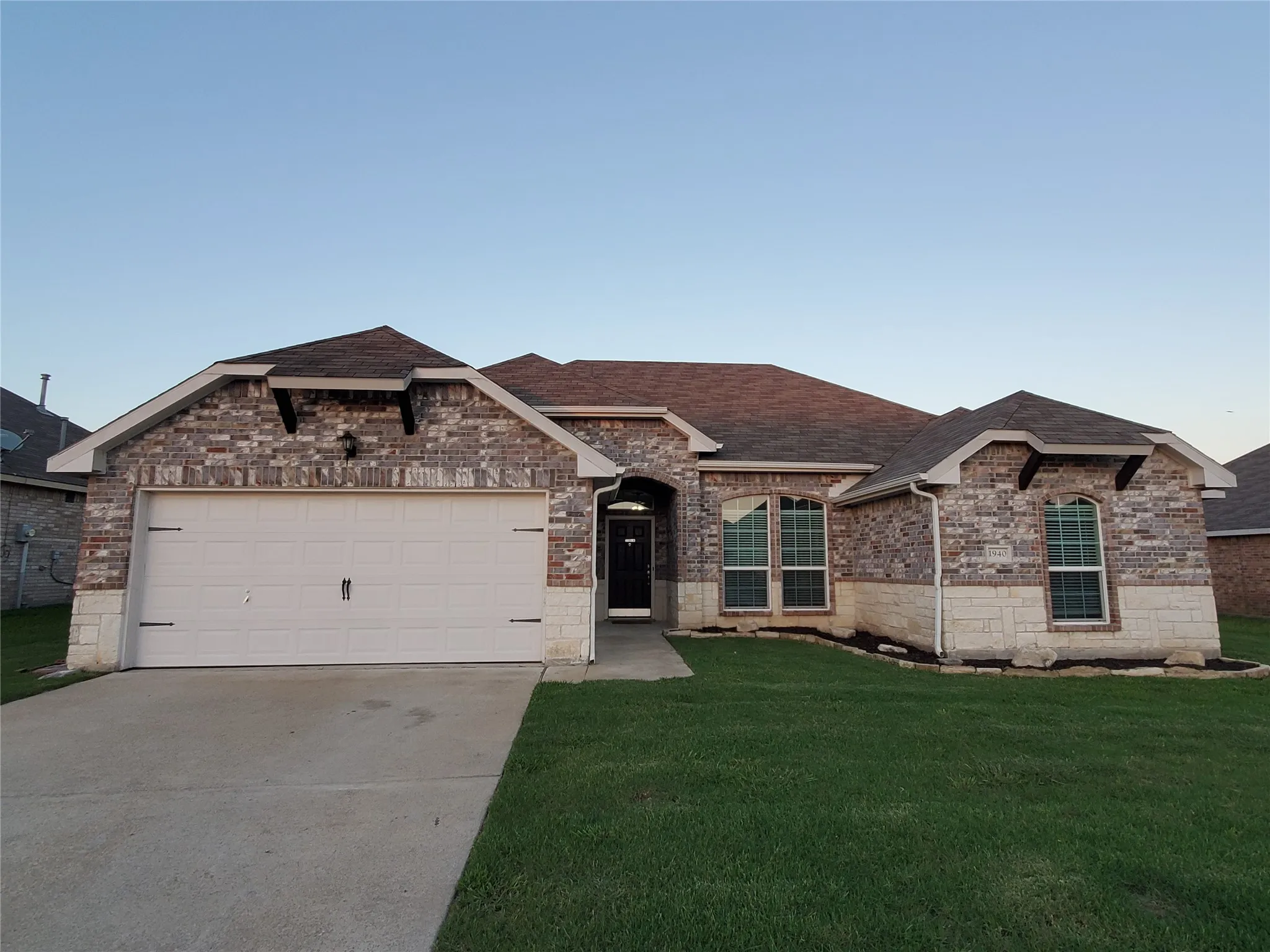 Single Family Residence For Sale in Collin County , 1940 Ridgecrest Drive, Royse City, Texas 75189, 4 Bedroom, 2 Bathroom, 2 Garage spaces, 1,821 Sqft, built in 2018, mls#21300318, Real Estate Agent in Royse City, Homes For Sale in Collin county, Homes For Sale in Royse City, Realtor in Royse City Texas, Real Estate Brokerage Independent Realty Texas, Luminita Cordes Realtor