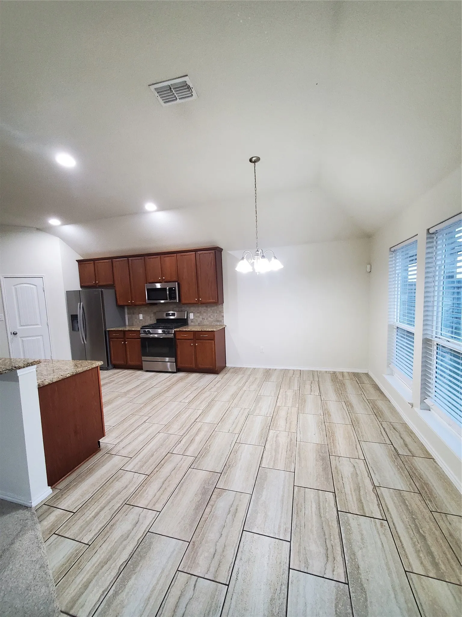 Single Family Residence For Sale in Collin County , 1940 Ridgecrest Drive, Royse City, Texas 75189, 4 Bedroom, 2 Bathroom, 2 Garage spaces, 1,821 Sqft, built in 2018, mls#21300318, Real Estate Agent in Royse City, Homes For Sale in Collin county, Homes For Sale in Royse City, Realtor in Royse City Texas, Real Estate Brokerage Independent Realty Texas, Luminita Cordes Realtor