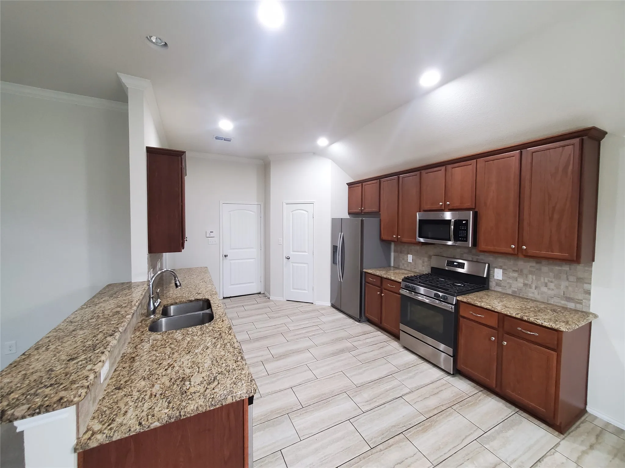 Single Family Residence For Sale in Collin County , 1940 Ridgecrest Drive, Royse City, Texas 75189, 4 Bedroom, 2 Bathroom, 2 Garage spaces, 1,821 Sqft, built in 2018, mls#21300318, Real Estate Agent in Royse City, Homes For Sale in Collin county, Homes For Sale in Royse City, Realtor in Royse City Texas, Real Estate Brokerage Independent Realty Texas, Luminita Cordes Realtor