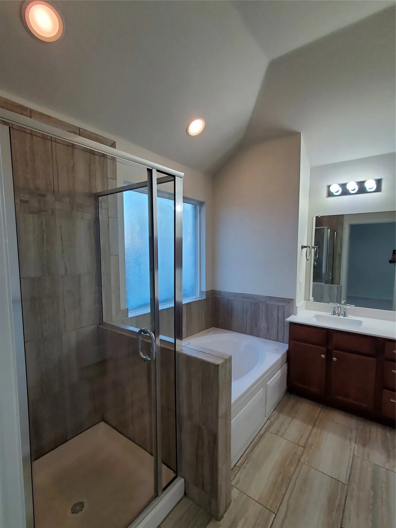 Single Family Residence For Sale in Collin County , 1940 Ridgecrest Drive, Royse City, Texas 75189, 4 Bedroom, 2 Bathroom, 2 Garage spaces, 1,821 Sqft, built in 2018, mls#21300318, Real Estate Agent in Royse City, Homes For Sale in Collin county, Homes For Sale in Royse City, Realtor in Royse City Texas, Real Estate Brokerage Independent Realty Texas, Luminita Cordes Realtor