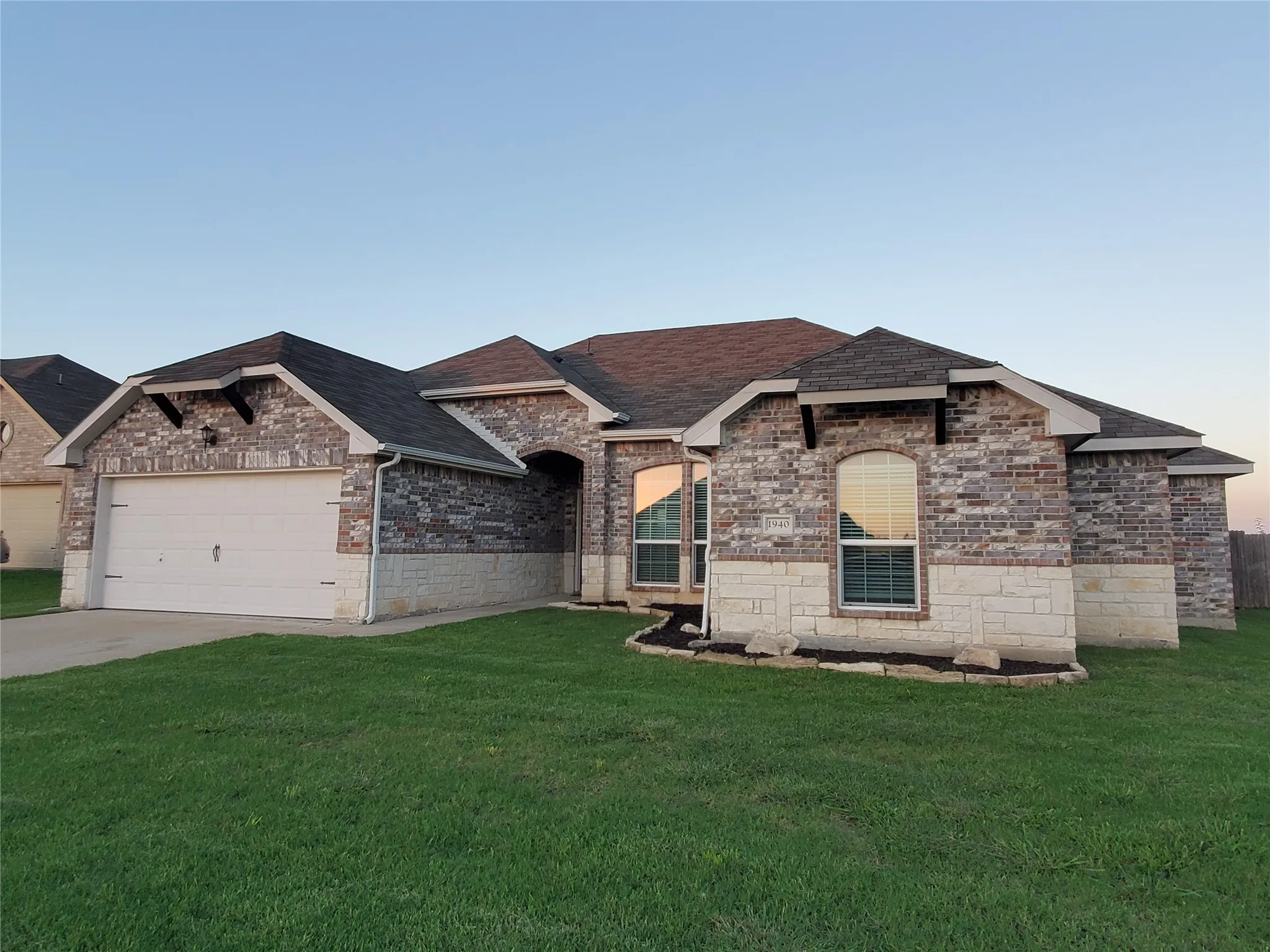 Single Family Residence For Sale in Collin County , 1940 Ridgecrest Drive, Royse City, Texas 75189, 4 Bedroom, 2 Bathroom, 2 Garage spaces, 1,821 Sqft, built in 2018, mls#21300318, Real Estate Agent in Royse City, Homes For Sale in Collin county, Homes For Sale in Royse City, Realtor in Royse City Texas, Real Estate Brokerage Independent Realty Texas, Luminita Cordes Realtor
