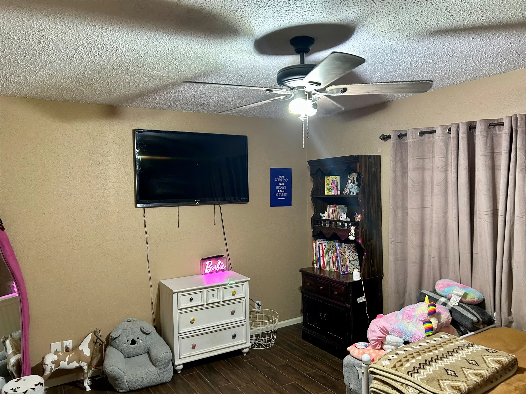 Single Family Residence For Sale in Mc Lennan County , 285 N Avenue B, Crawford, Texas 76638, 3 Bedroom, 2 Bathroom, Garage spaces, 2,099 Sqft, built in 1973, mls#21300848, Real Estate Agent in Crawford, Homes For Sale in Mc Lennan county, Homes For Sale in Crawford, Realtor in Crawford Texas, Real Estate Brokerage Independent Realty Texas, Luminita Cordes Realtor