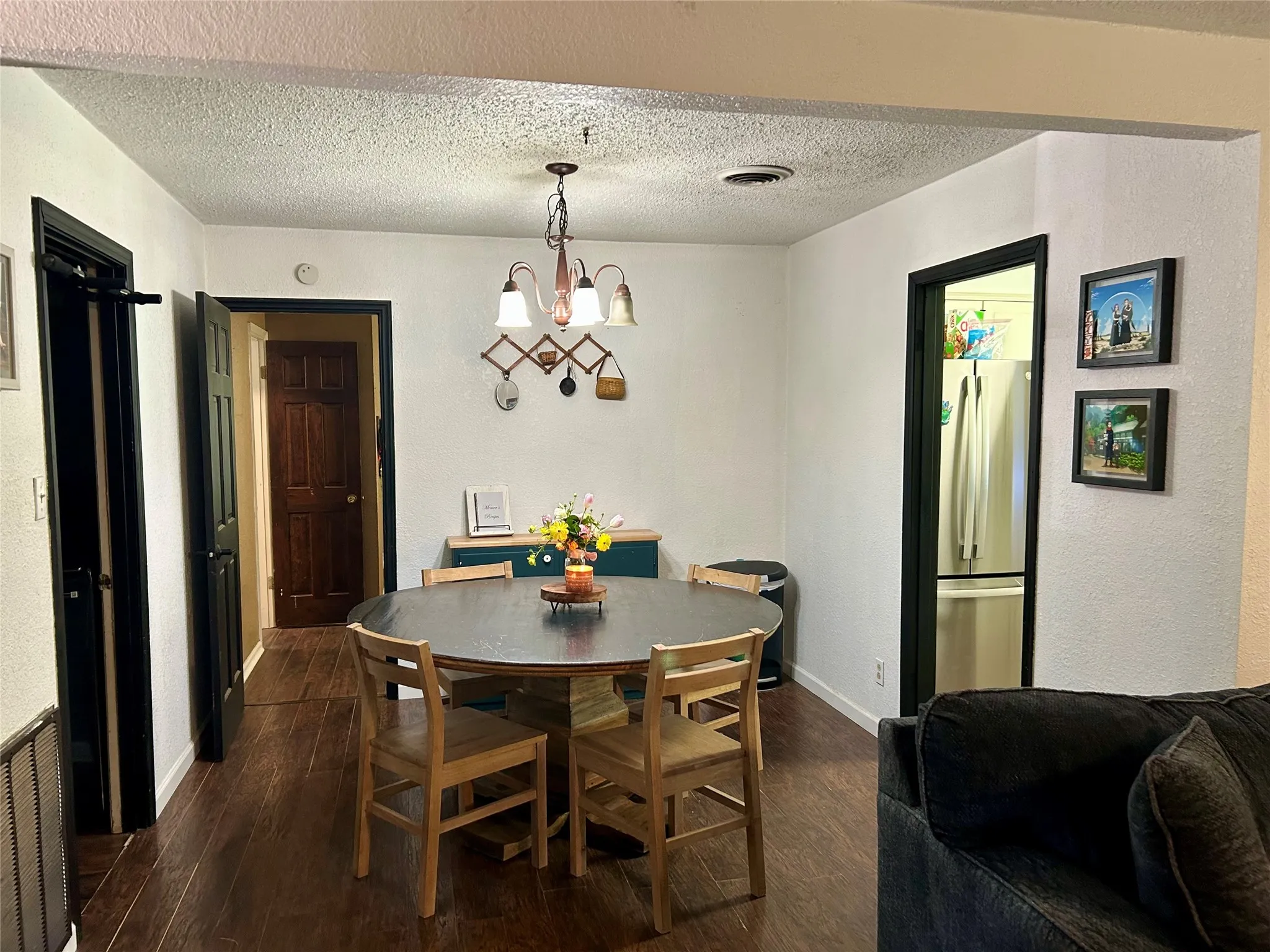 Single Family Residence For Sale in Mc Lennan County , 285 N Avenue B, Crawford, Texas 76638, 3 Bedroom, 2 Bathroom, Garage spaces, 2,099 Sqft, built in 1973, mls#21300848, Real Estate Agent in Crawford, Homes For Sale in Mc Lennan county, Homes For Sale in Crawford, Realtor in Crawford Texas, Real Estate Brokerage Independent Realty Texas, Luminita Cordes Realtor
