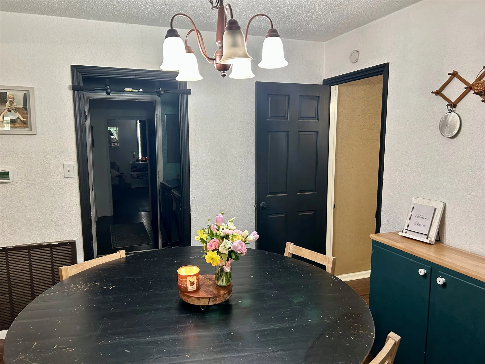Single Family Residence For Sale in Mc Lennan County , 285 N Avenue B, Crawford, Texas 76638, 3 Bedroom, 2 Bathroom, Garage spaces, 2,099 Sqft, built in 1973, mls#21300848, Real Estate Agent in Crawford, Homes For Sale in Mc Lennan county, Homes For Sale in Crawford, Realtor in Crawford Texas, Real Estate Brokerage Independent Realty Texas, Luminita Cordes Realtor
