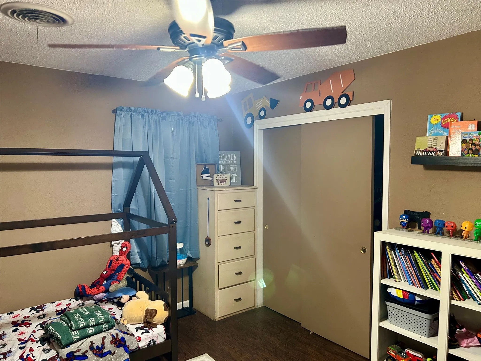 Single Family Residence For Sale in Mc Lennan County , 285 N Avenue B, Crawford, Texas 76638, 3 Bedroom, 2 Bathroom, Garage spaces, 2,099 Sqft, built in 1973, mls#21300848, Real Estate Agent in Crawford, Homes For Sale in Mc Lennan county, Homes For Sale in Crawford, Realtor in Crawford Texas, Real Estate Brokerage Independent Realty Texas, Luminita Cordes Realtor