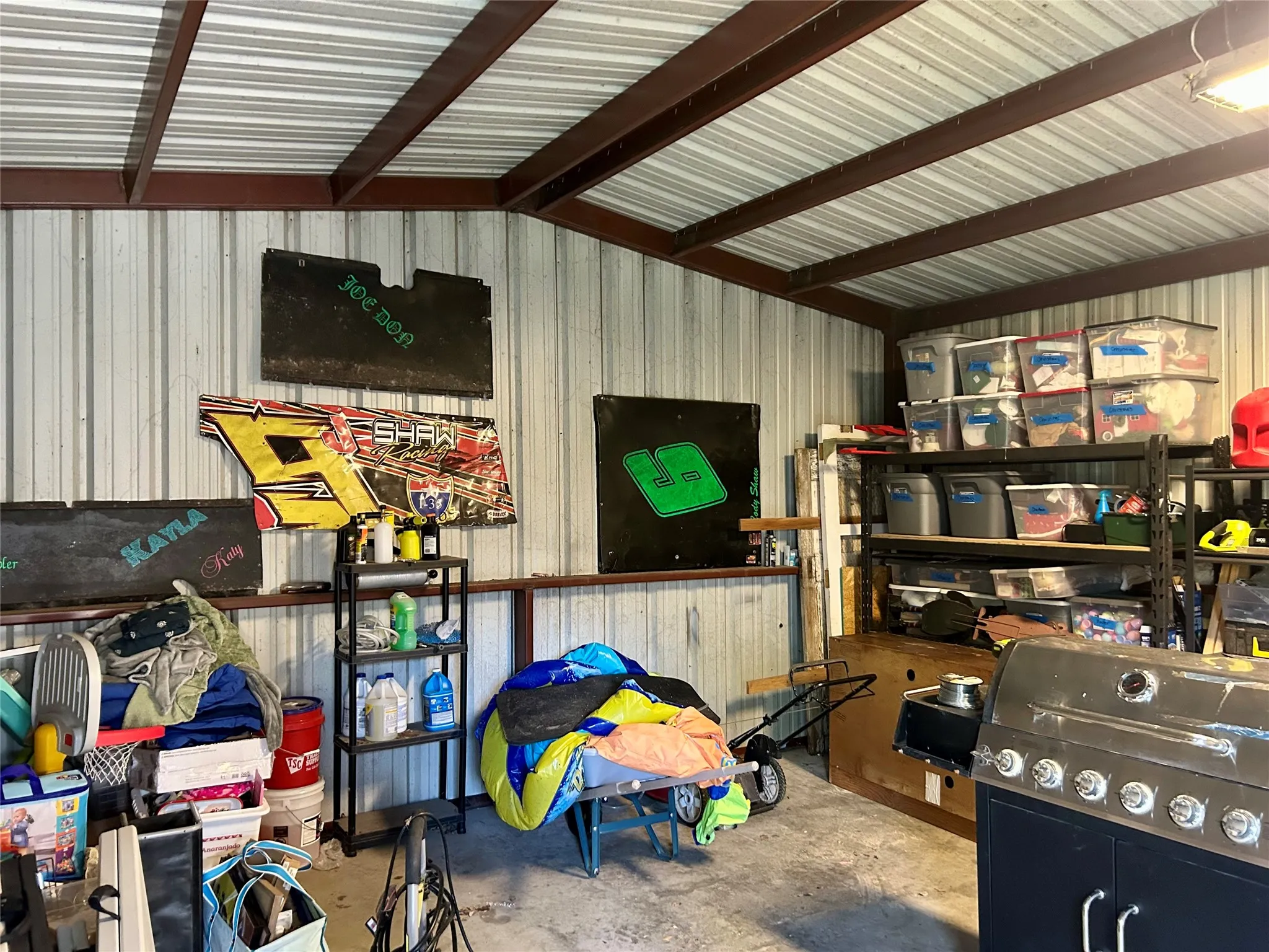 Single Family Residence For Sale in Mc Lennan County , 285 N Avenue B, Crawford, Texas 76638, 3 Bedroom, 2 Bathroom, Garage spaces, 2,099 Sqft, built in 1973, mls#21300848, Real Estate Agent in Crawford, Homes For Sale in Mc Lennan county, Homes For Sale in Crawford, Realtor in Crawford Texas, Real Estate Brokerage Independent Realty Texas, Luminita Cordes Realtor
