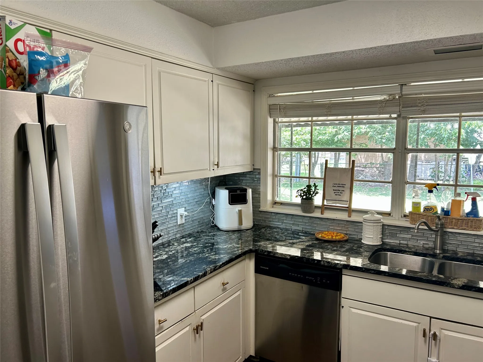 Single Family Residence For Sale in Mc Lennan County , 285 N Avenue B, Crawford, Texas 76638, 3 Bedroom, 2 Bathroom, Garage spaces, 2,099 Sqft, built in 1973, mls#21300848, Real Estate Agent in Crawford, Homes For Sale in Mc Lennan county, Homes For Sale in Crawford, Realtor in Crawford Texas, Real Estate Brokerage Independent Realty Texas, Luminita Cordes Realtor