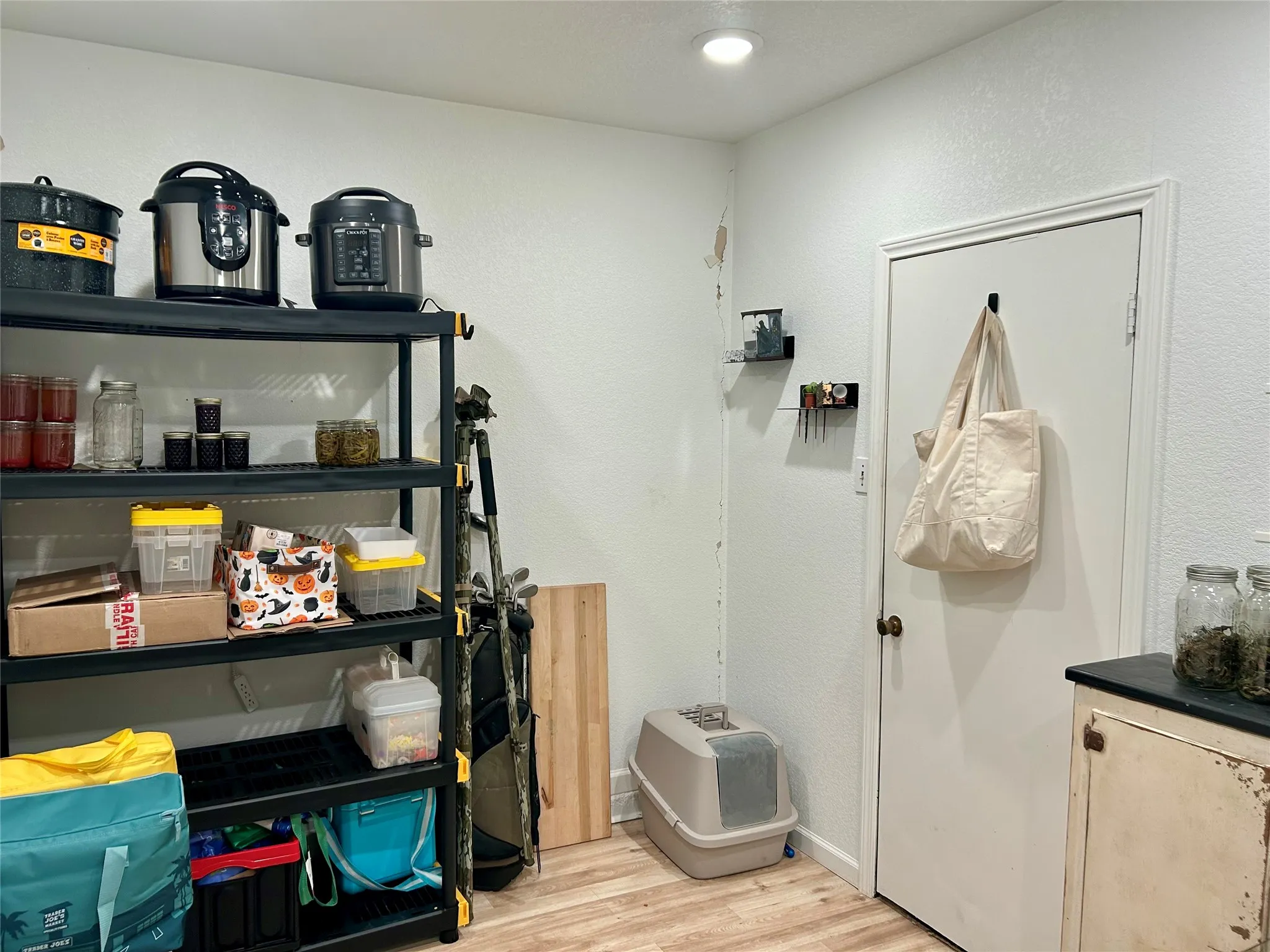Single Family Residence For Sale in Mc Lennan County , 285 N Avenue B, Crawford, Texas 76638, 3 Bedroom, 2 Bathroom, Garage spaces, 2,099 Sqft, built in 1973, mls#21300848, Real Estate Agent in Crawford, Homes For Sale in Mc Lennan county, Homes For Sale in Crawford, Realtor in Crawford Texas, Real Estate Brokerage Independent Realty Texas, Luminita Cordes Realtor