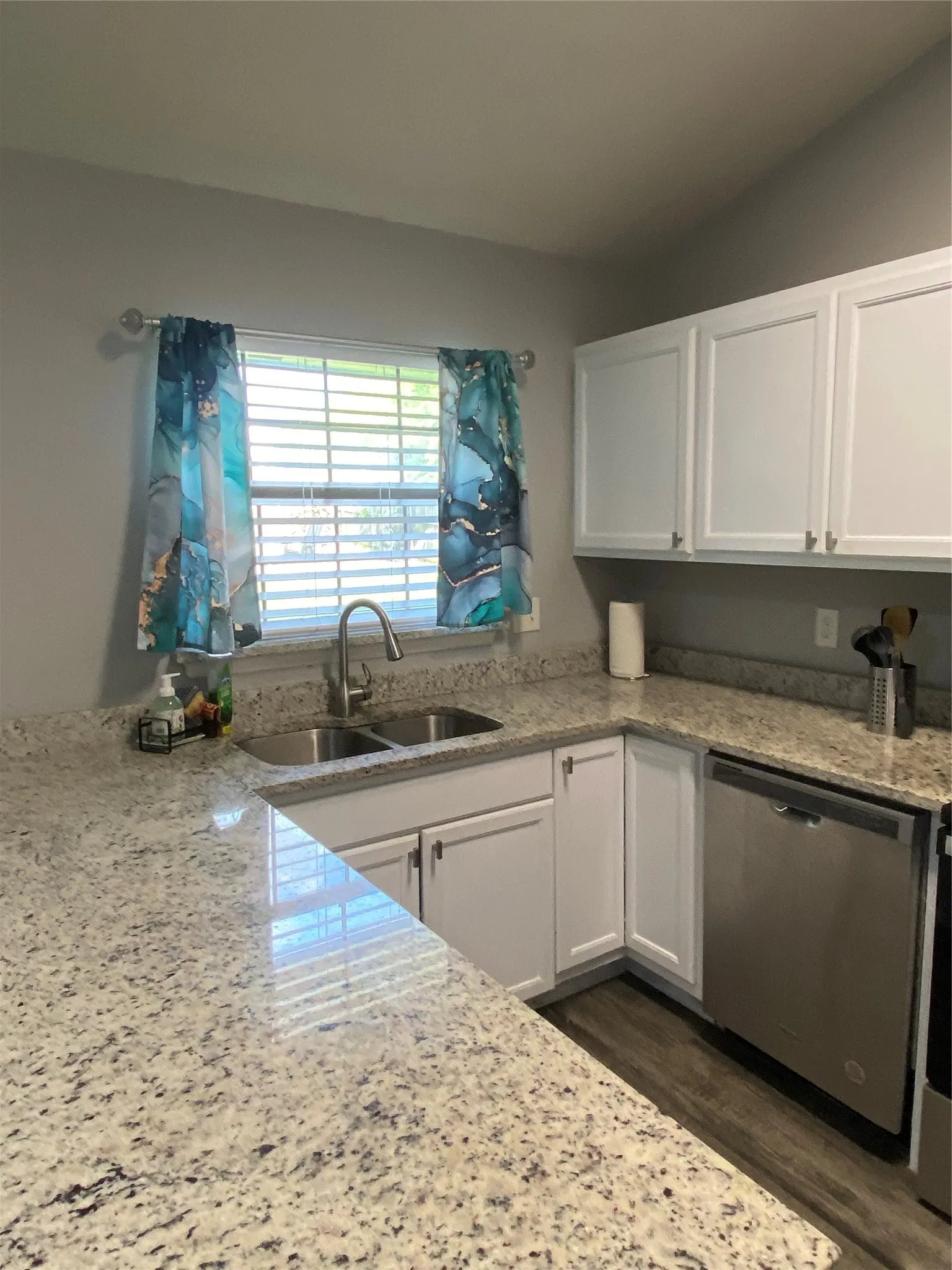 Single Family Residence For Sale in Rains County , 331 Egret Circle, East Tawakoni, Texas 75472, 3 Bedroom, 2 Bathroom, 2 Garage spaces, 1,326 Sqft, built in 1988, mls#21295338, Real Estate Agent in East Tawakoni, Homes For Sale in Rains county, Homes For Sale in East Tawakoni, Realtor in East Tawakoni Texas, Real Estate Brokerage Independent Realty Texas, Luminita Cordes Realtor