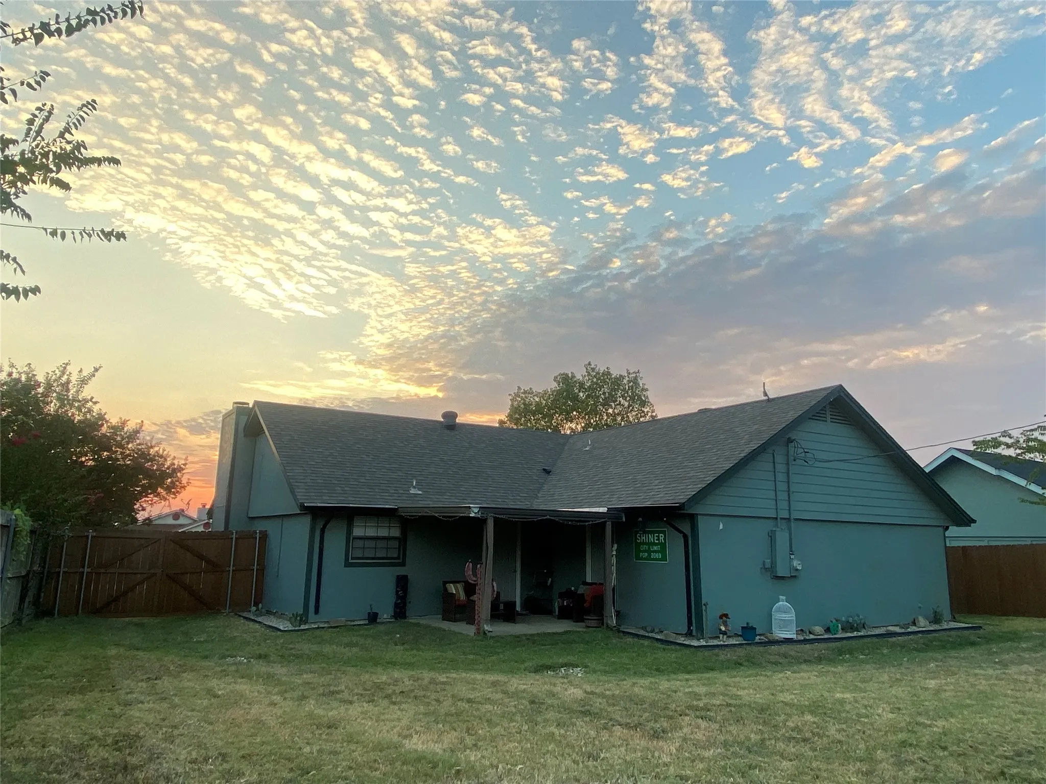Single Family Residence For Sale in Rains County , 331 Egret Circle, East Tawakoni, Texas 75472, 3 Bedroom, 2 Bathroom, 2 Garage spaces, 1,326 Sqft, built in 1988, mls#21295338, Real Estate Agent in East Tawakoni, Homes For Sale in Rains county, Homes For Sale in East Tawakoni, Realtor in East Tawakoni Texas, Real Estate Brokerage Independent Realty Texas, Luminita Cordes Realtor