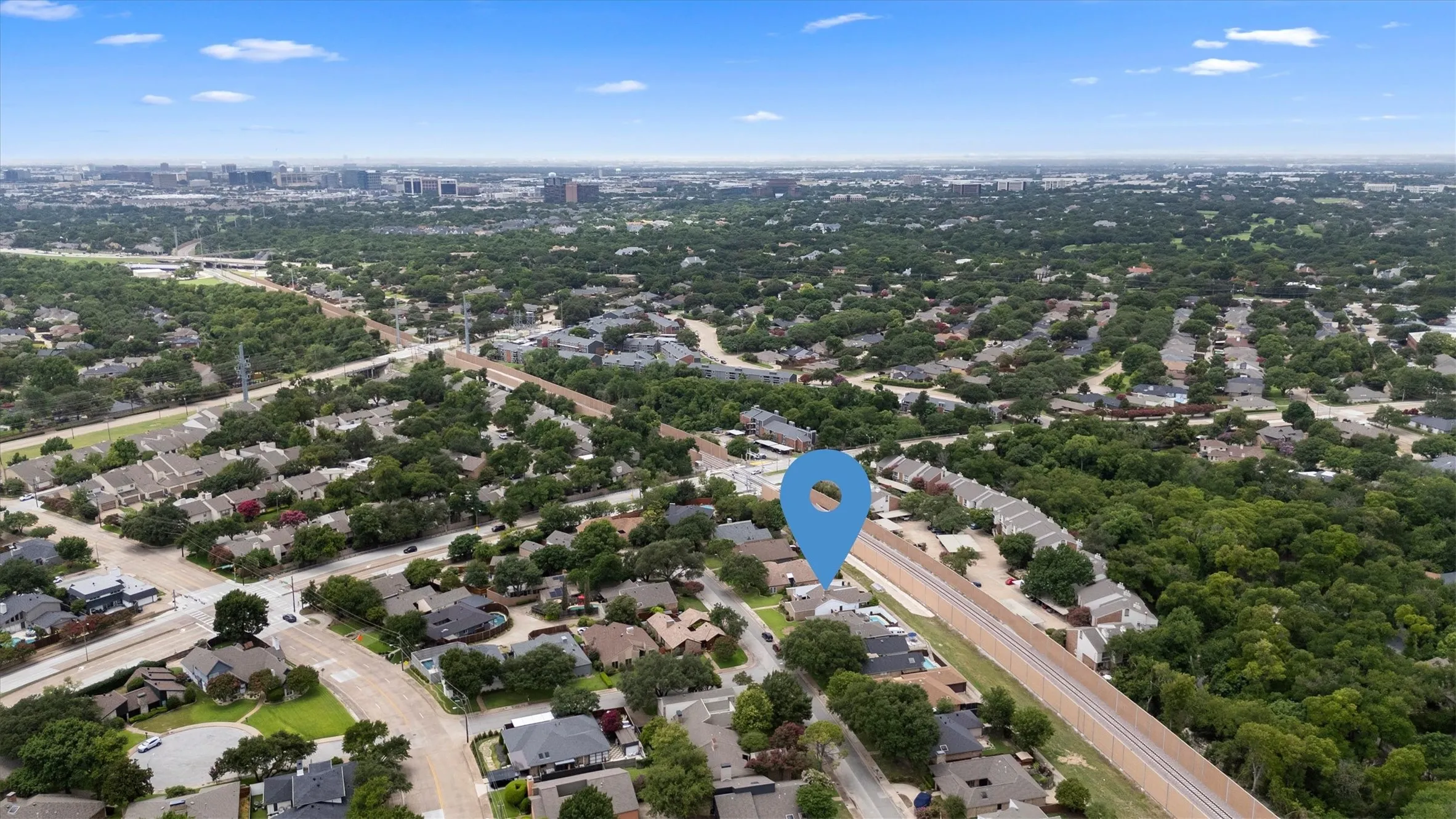 Single Family Residence For Sale in Dallas County , 16833 Davenport Court, Dallas, Texas 75248, 2 Bedroom, 2 Bathroom, 2 Garage spaces, 2,260 Sqft, built in 1978, mls#21300726, Real Estate Agent in Dallas, Homes For Sale in Dallas county, Homes For Sale in Dallas, Realtor in Dallas Texas, Real Estate Brokerage Independent Realty Texas, Luminita Cordes Realtor