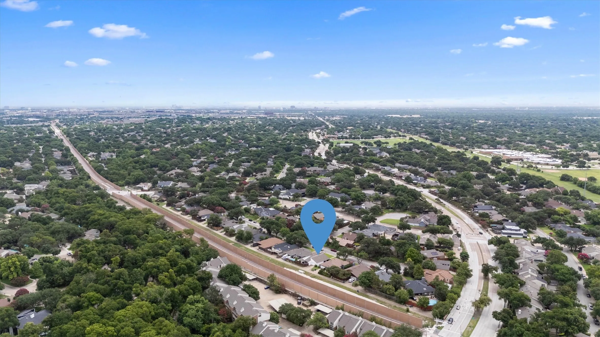 Single Family Residence For Sale in Dallas County , 16833 Davenport Court, Dallas, Texas 75248, 2 Bedroom, 2 Bathroom, 2 Garage spaces, 2,260 Sqft, built in 1978, mls#21300726, Real Estate Agent in Dallas, Homes For Sale in Dallas county, Homes For Sale in Dallas, Realtor in Dallas Texas, Real Estate Brokerage Independent Realty Texas, Luminita Cordes Realtor
