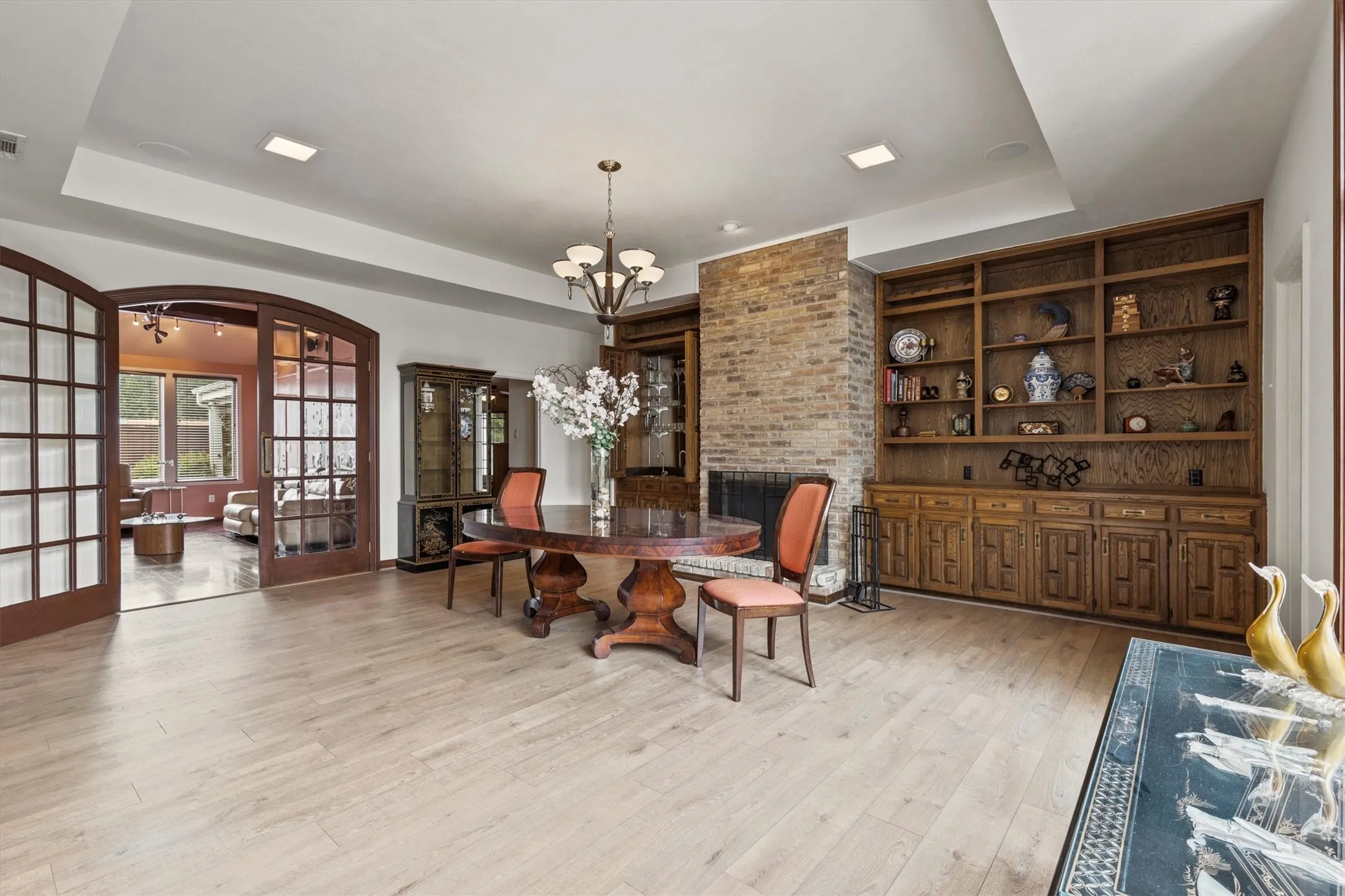 Single Family Residence For Sale in Dallas County , 16833 Davenport Court, Dallas, Texas 75248, 2 Bedroom, 2 Bathroom, 2 Garage spaces, 2,260 Sqft, built in 1978, mls#21300726, Real Estate Agent in Dallas, Homes For Sale in Dallas county, Homes For Sale in Dallas, Realtor in Dallas Texas, Real Estate Brokerage Independent Realty Texas, Luminita Cordes Realtor