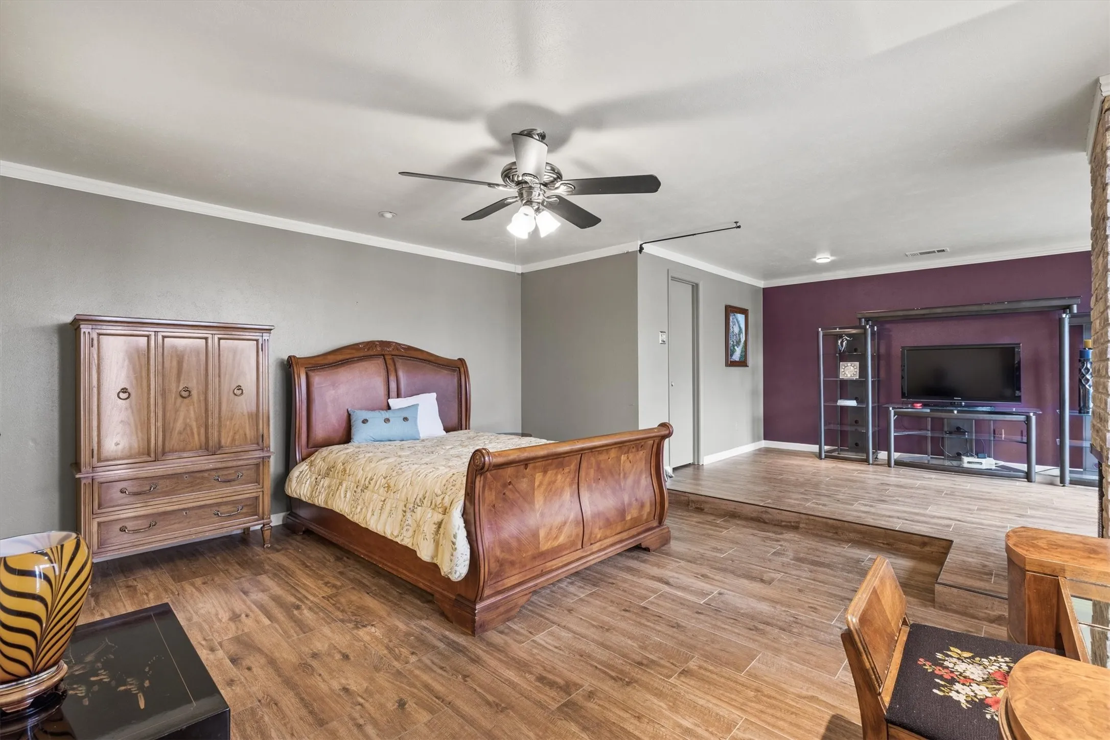 Single Family Residence For Sale in Dallas County , 16833 Davenport Court, Dallas, Texas 75248, 2 Bedroom, 2 Bathroom, 2 Garage spaces, 2,260 Sqft, built in 1978, mls#21300726, Real Estate Agent in Dallas, Homes For Sale in Dallas county, Homes For Sale in Dallas, Realtor in Dallas Texas, Real Estate Brokerage Independent Realty Texas, Luminita Cordes Realtor
