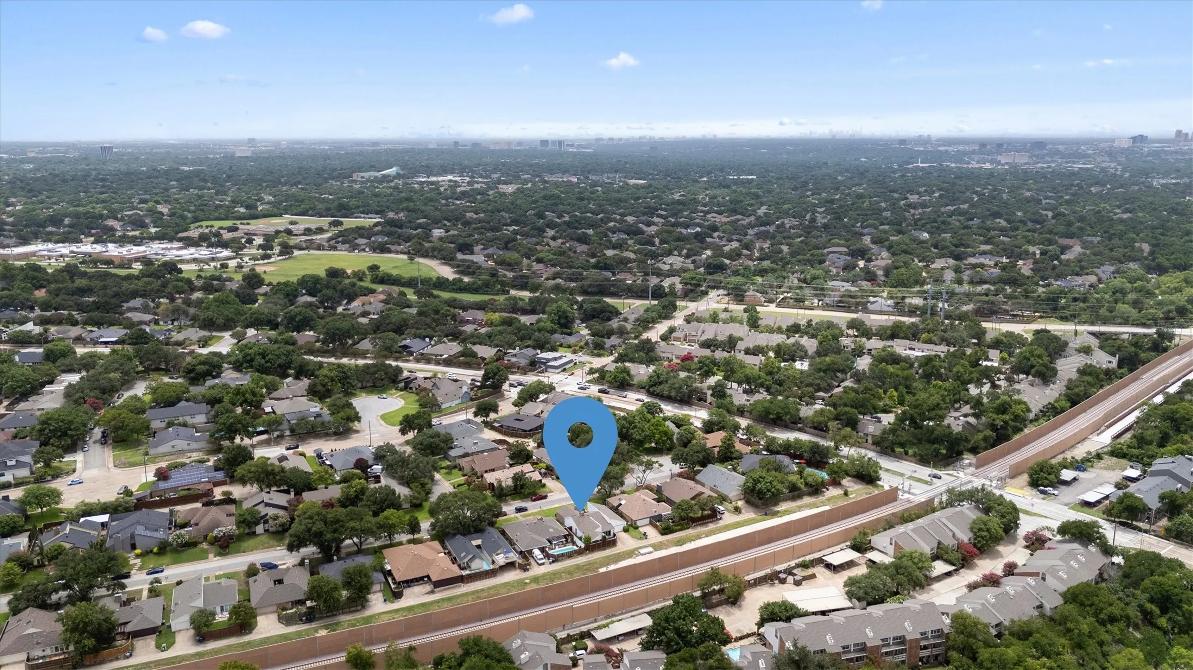 Single Family Residence For Sale in Dallas County , 16833 Davenport Court, Dallas, Texas 75248, 2 Bedroom, 2 Bathroom, 2 Garage spaces, 2,260 Sqft, built in 1978, mls#21300726, Real Estate Agent in Dallas, Homes For Sale in Dallas county, Homes For Sale in Dallas, Realtor in Dallas Texas, Real Estate Brokerage Independent Realty Texas, Luminita Cordes Realtor