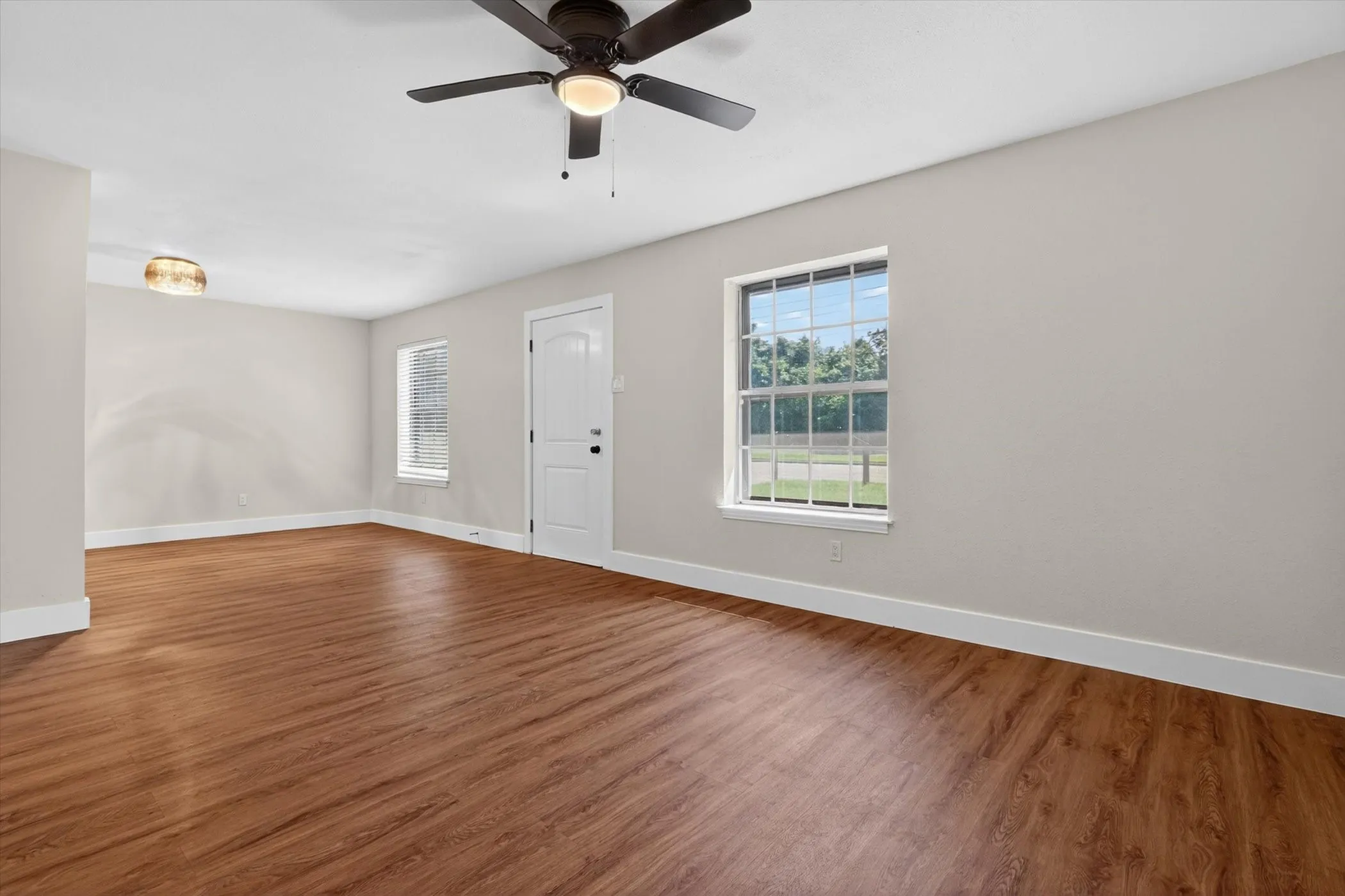 Single Family Residence For Sale in Dallas County , 12415 Kleberg Road, Dallas, Texas 75253, 3 Bedroom, 2 Bathroom, Garage spaces, 1,352 Sqft, built in 1973, mls#21300155, Real Estate Agent in Dallas, Homes For Sale in Dallas county, Homes For Sale in Dallas, Realtor in Dallas Texas, Real Estate Brokerage Independent Realty Texas, Luminita Cordes Realtor