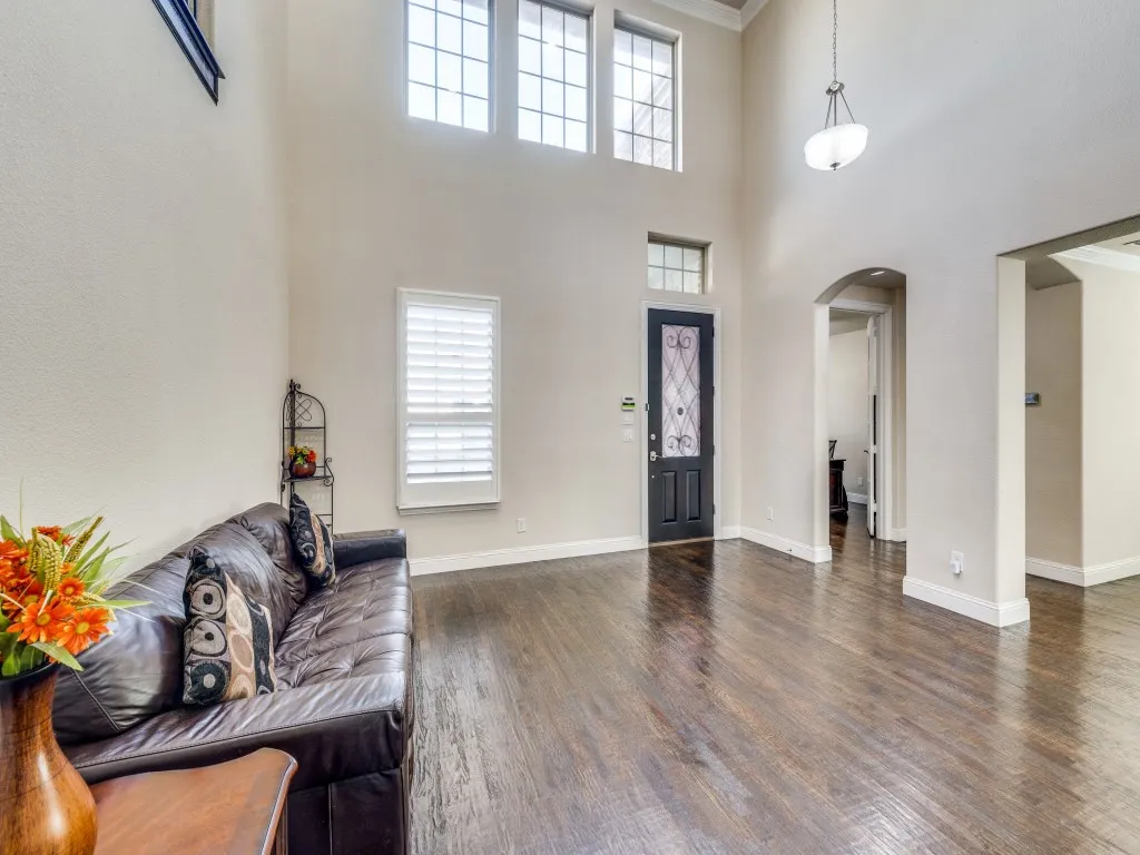 Single Family Residence For Rent in Dallas County , 7340 Beranger Drive, Irving, Texas 75063, 5 Bedroom, 4 Bathroom, 2 Garage spaces, 4,259 Sqft, built in 2014, mls#21300980, Real Estate Agent in Irving, Homes For Rent in Dallas county, Homes For Rent in Irving, Realtor in Irving Texas, Real Estate Brokerage Independent Realty Texas, Luminita Cordes Realtor