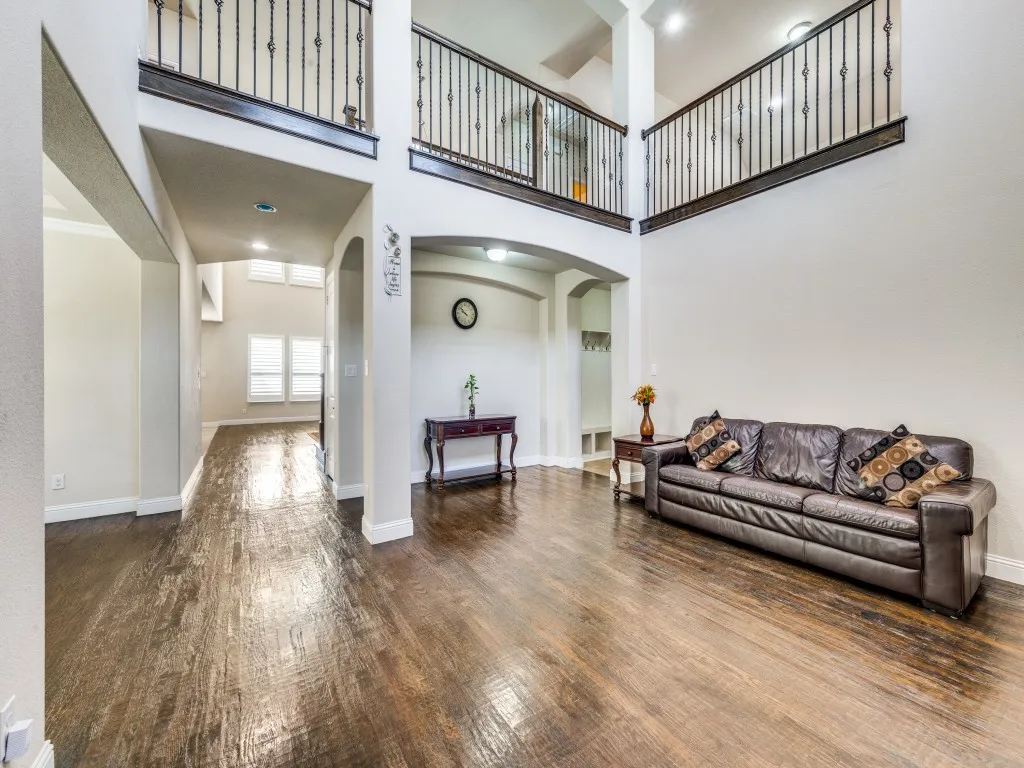 Single Family Residence For Rent in Dallas County , 7340 Beranger Drive, Irving, Texas 75063, 5 Bedroom, 4 Bathroom, 2 Garage spaces, 4,259 Sqft, built in 2014, mls#21300980, Real Estate Agent in Irving, Homes For Rent in Dallas county, Homes For Rent in Irving, Realtor in Irving Texas, Real Estate Brokerage Independent Realty Texas, Luminita Cordes Realtor