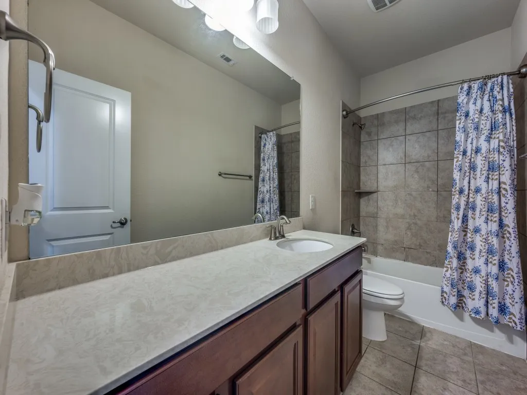 Single Family Residence For Rent in Dallas County , 7340 Beranger Drive, Irving, Texas 75063, 5 Bedroom, 4 Bathroom, 2 Garage spaces, 4,259 Sqft, built in 2014, mls#21300980, Real Estate Agent in Irving, Homes For Rent in Dallas county, Homes For Rent in Irving, Realtor in Irving Texas, Real Estate Brokerage Independent Realty Texas, Luminita Cordes Realtor
