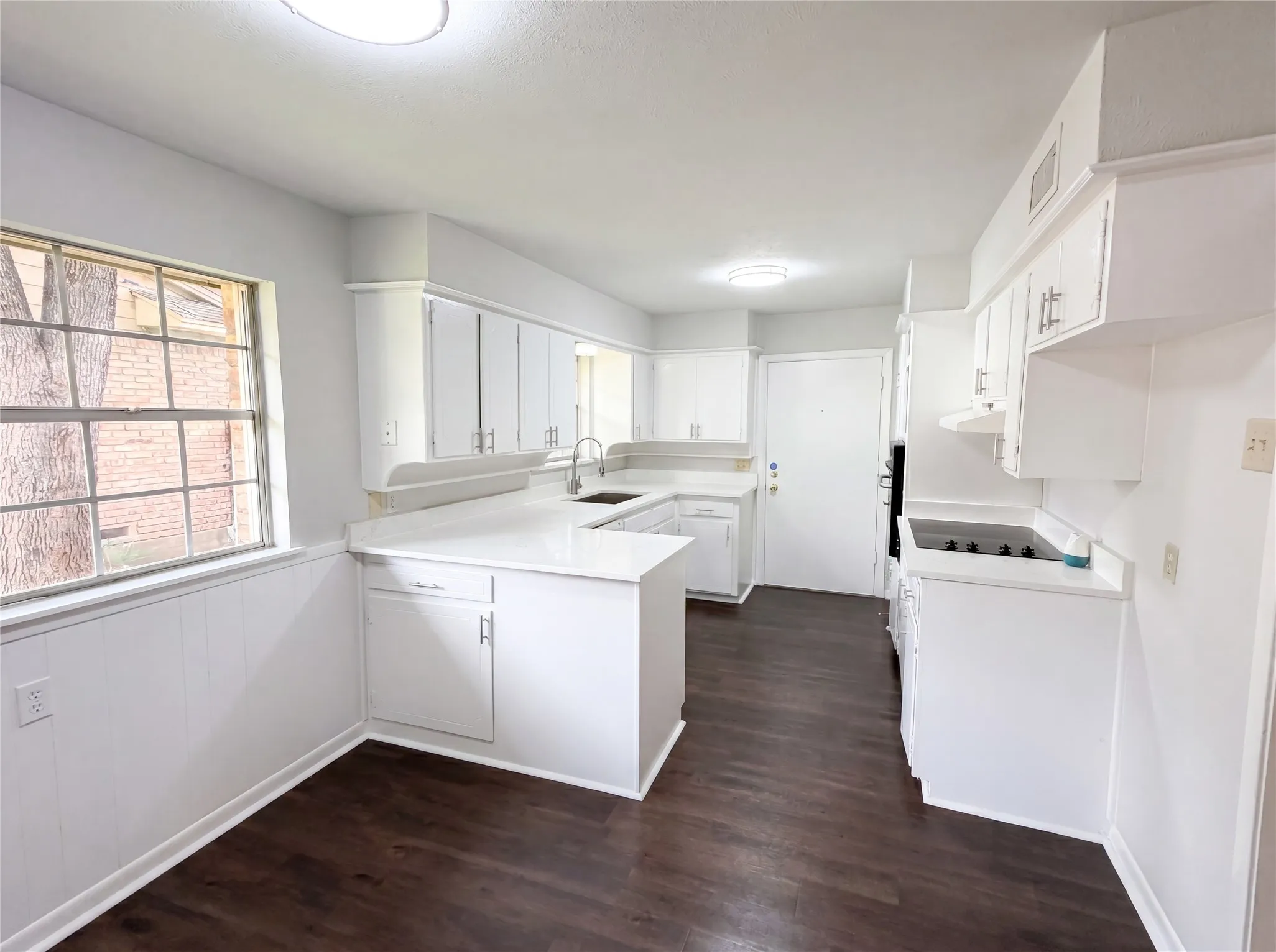 Single Family Residence For Sale in Dallas County , 3327 Portlock Drive, Farmers Branch, Texas 75234, 4 Bedroom, 2 Bathroom, 2 Garage spaces, 1,744 Sqft, built in 1960, mls#21300677, Real Estate Agent in Farmers Branch, Homes For Sale in Dallas county, Homes For Sale in Farmers Branch, Realtor in Farmers Branch Texas, Real Estate Brokerage Independent Realty Texas, Luminita Cordes Realtor