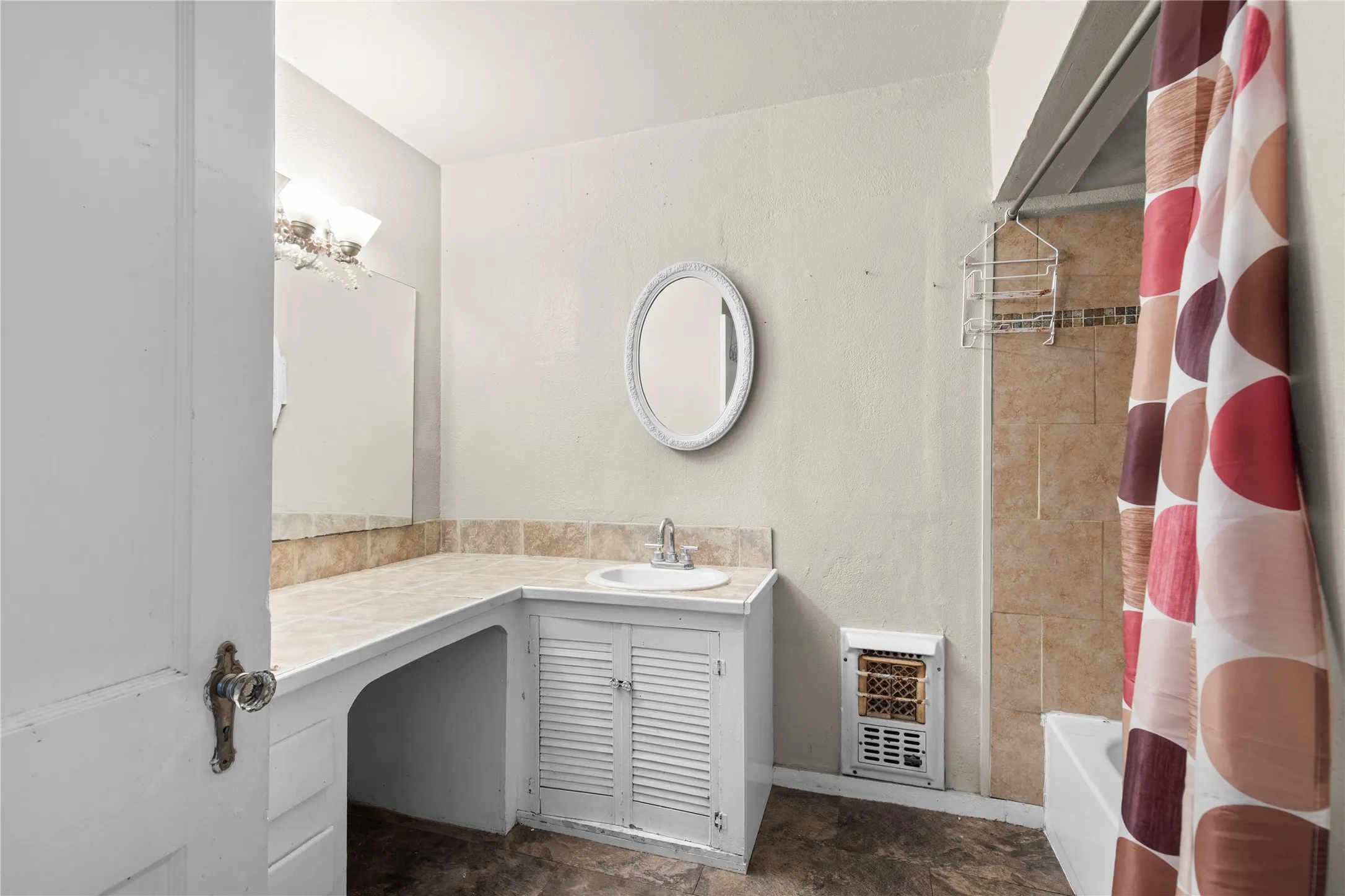Single Family Residence For Sale in Grayson County , 1211 N Harrison Avenue, Sherman, Texas 75090, 3 Bedroom, 1 Bathroom, Garage spaces, 1,399 Sqft, built in 1930, mls#21300985, Real Estate Agent in Sherman, Homes For Sale in Grayson county, Homes For Sale in Sherman, Realtor in Sherman Texas, Real Estate Brokerage Independent Realty Texas, Luminita Cordes Realtor