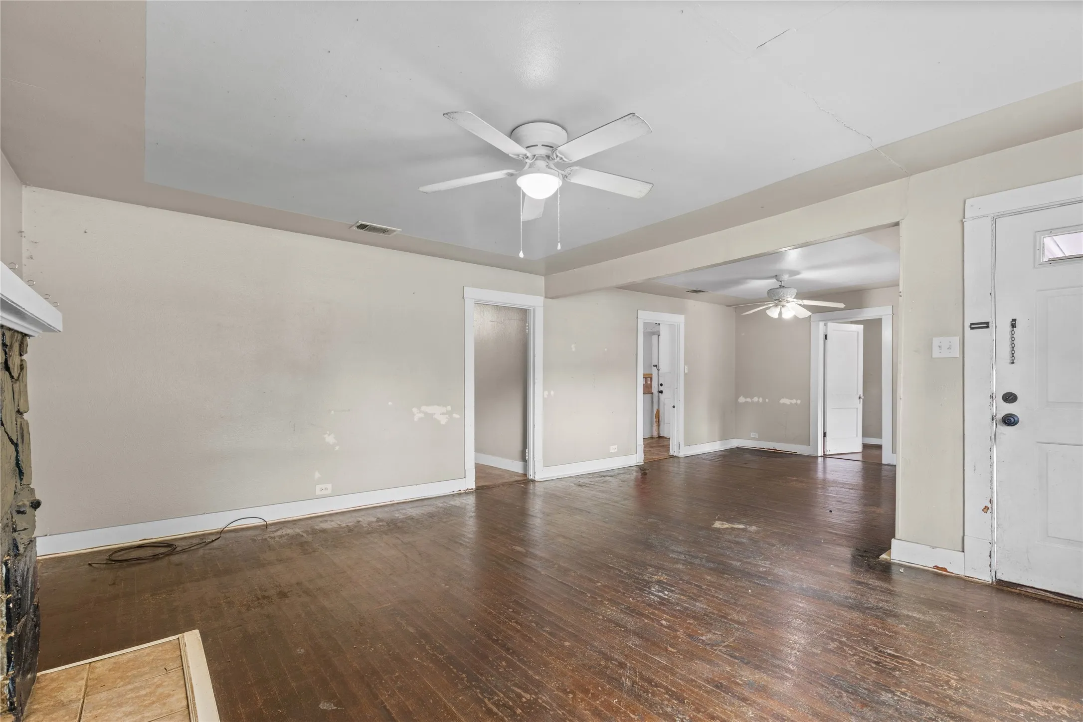 Single Family Residence For Sale in Grayson County , 1211 N Harrison Avenue, Sherman, Texas 75090, 3 Bedroom, 1 Bathroom, Garage spaces, 1,399 Sqft, built in 1930, mls#21300985, Real Estate Agent in Sherman, Homes For Sale in Grayson county, Homes For Sale in Sherman, Realtor in Sherman Texas, Real Estate Brokerage Independent Realty Texas, Luminita Cordes Realtor