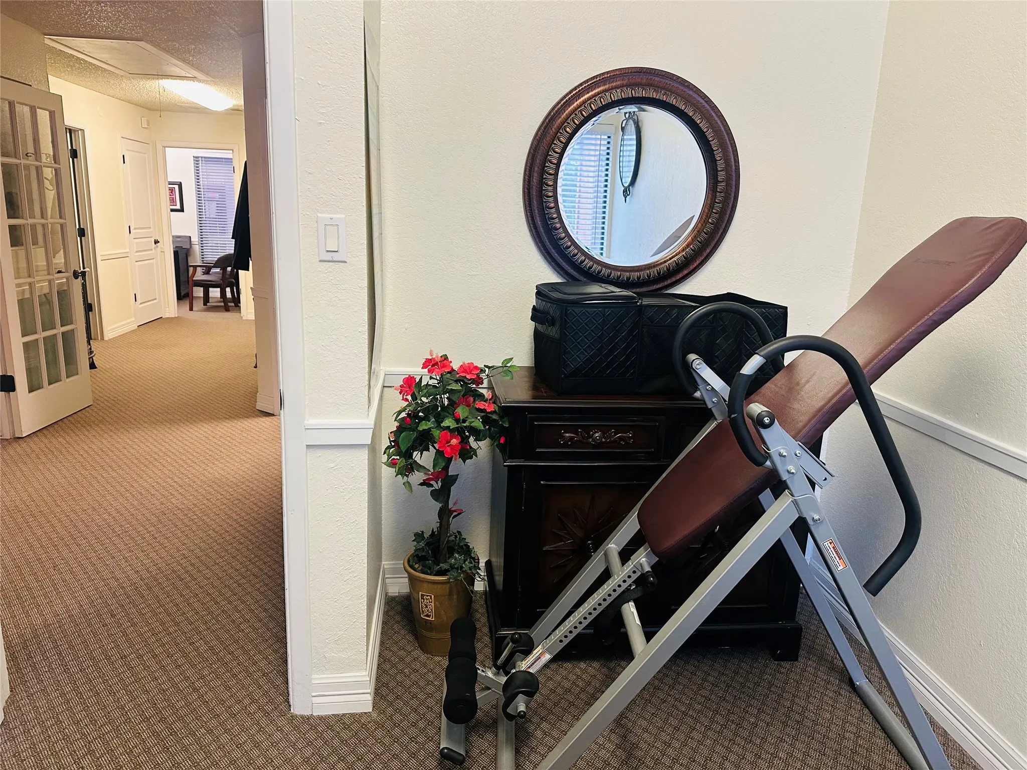 Alcove in front Office