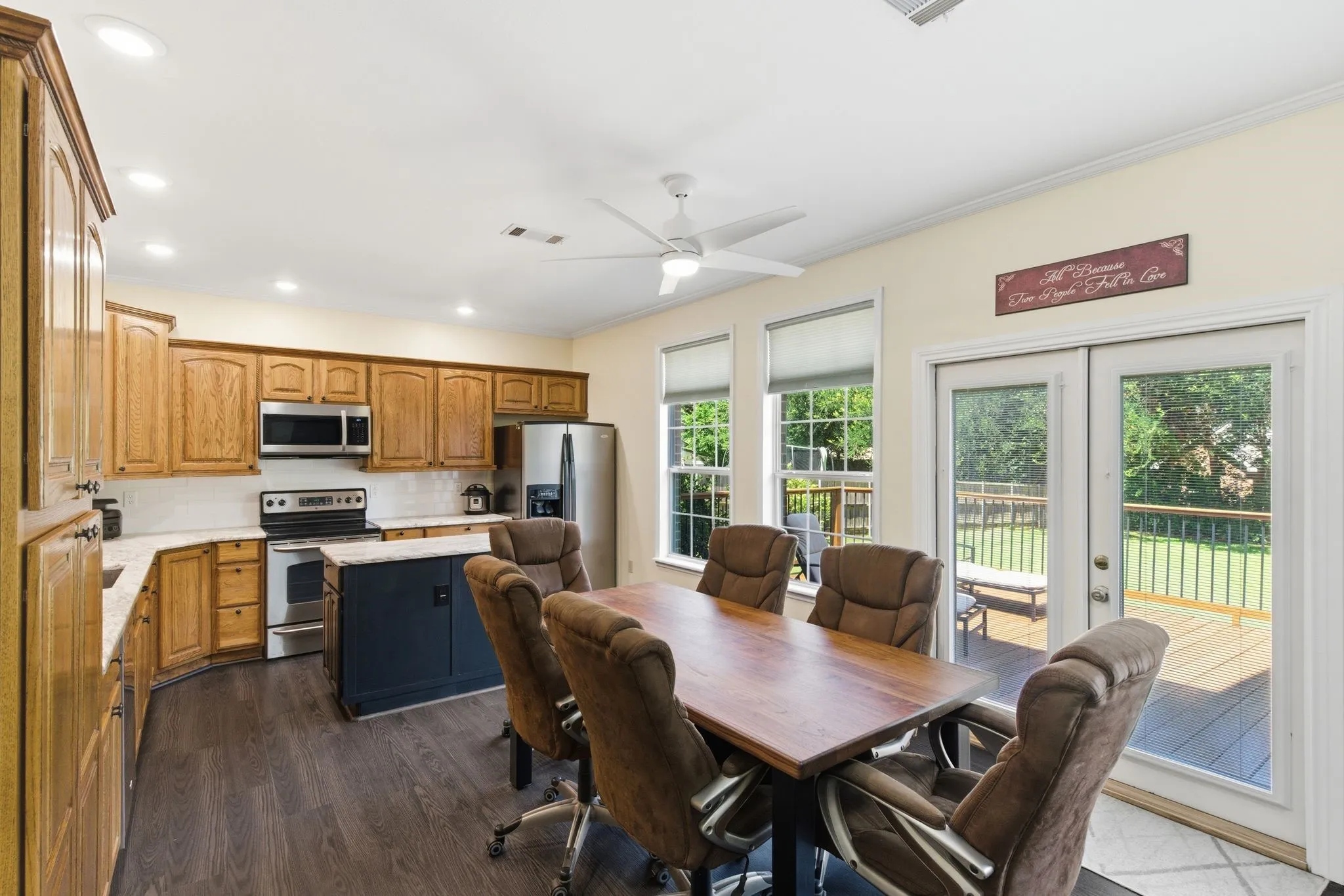 Single Family Residence For Sale in Denton County , 2230 Lake Coves Drive, Flower Mound, Texas 75022, 4 Bedroom, 3 Bathroom, 2 Garage spaces, 2,910 Sqft, built in 2006, mls#21292569, Real Estate Agent in Flower Mound, Homes For Sale in Denton county, Homes For Sale in Flower Mound, Realtor in Flower Mound Texas, Real Estate Brokerage Independent Realty Texas, Luminita Cordes Realtor