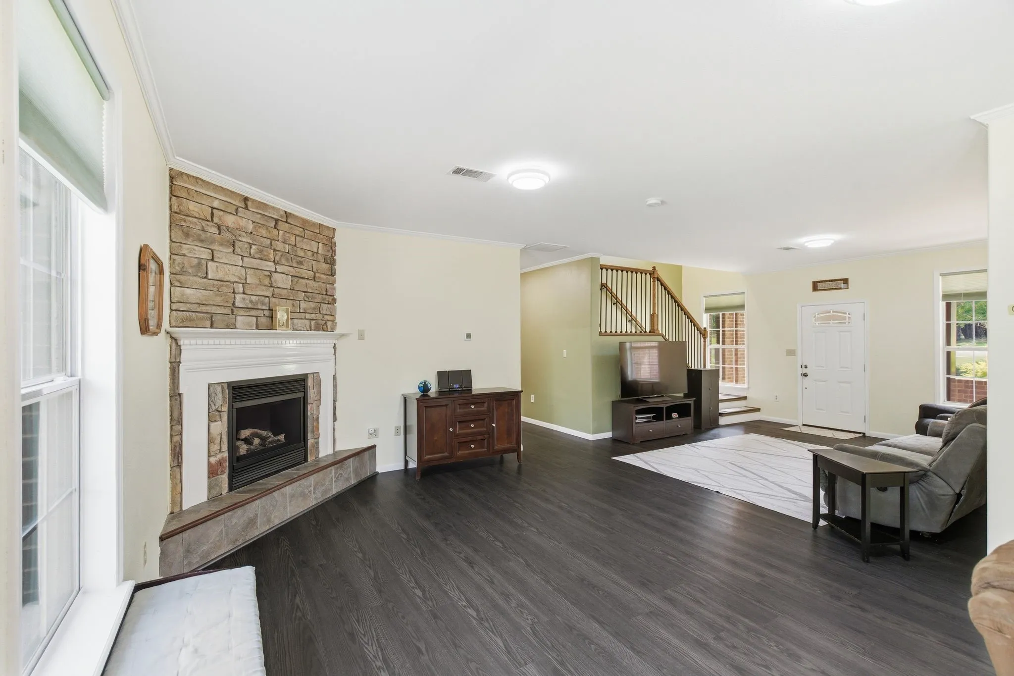 Single Family Residence For Sale in Denton County , 2230 Lake Coves Drive, Flower Mound, Texas 75022, 4 Bedroom, 3 Bathroom, 2 Garage spaces, 2,910 Sqft, built in 2006, mls#21292569, Real Estate Agent in Flower Mound, Homes For Sale in Denton county, Homes For Sale in Flower Mound, Realtor in Flower Mound Texas, Real Estate Brokerage Independent Realty Texas, Luminita Cordes Realtor